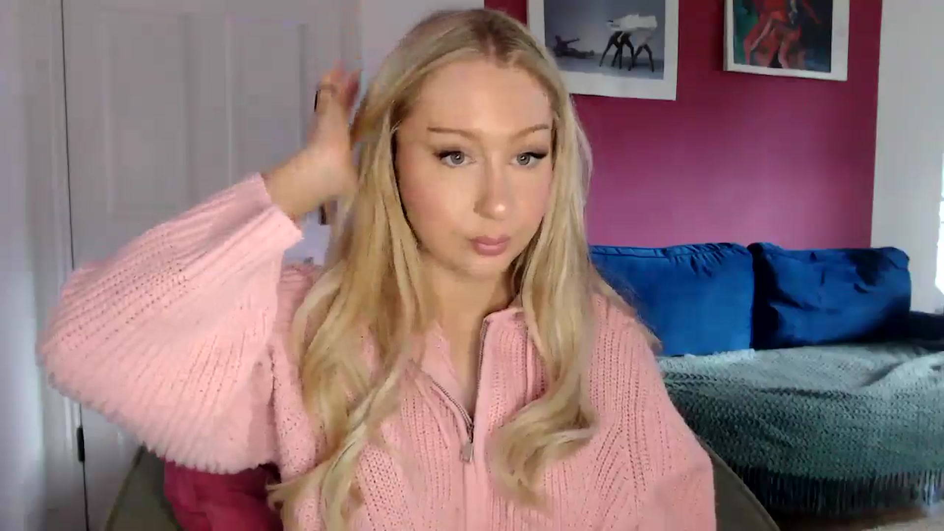 Gallery image thumbnail from PetiteAvax's myfreecams stream on, 07/06/2024, 18:10 image 8 of 20
