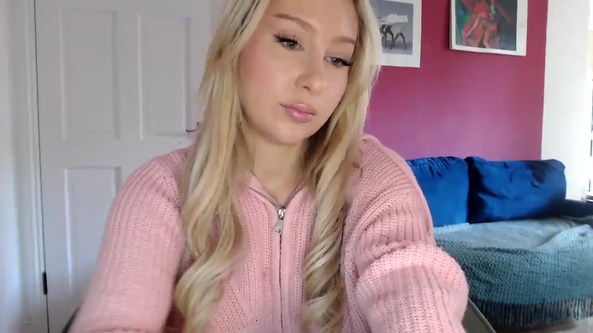 Gallery image thumbnail from PetiteAvax's myfreecams stream on, 07/06/2024, 18:32 image 4 of 20