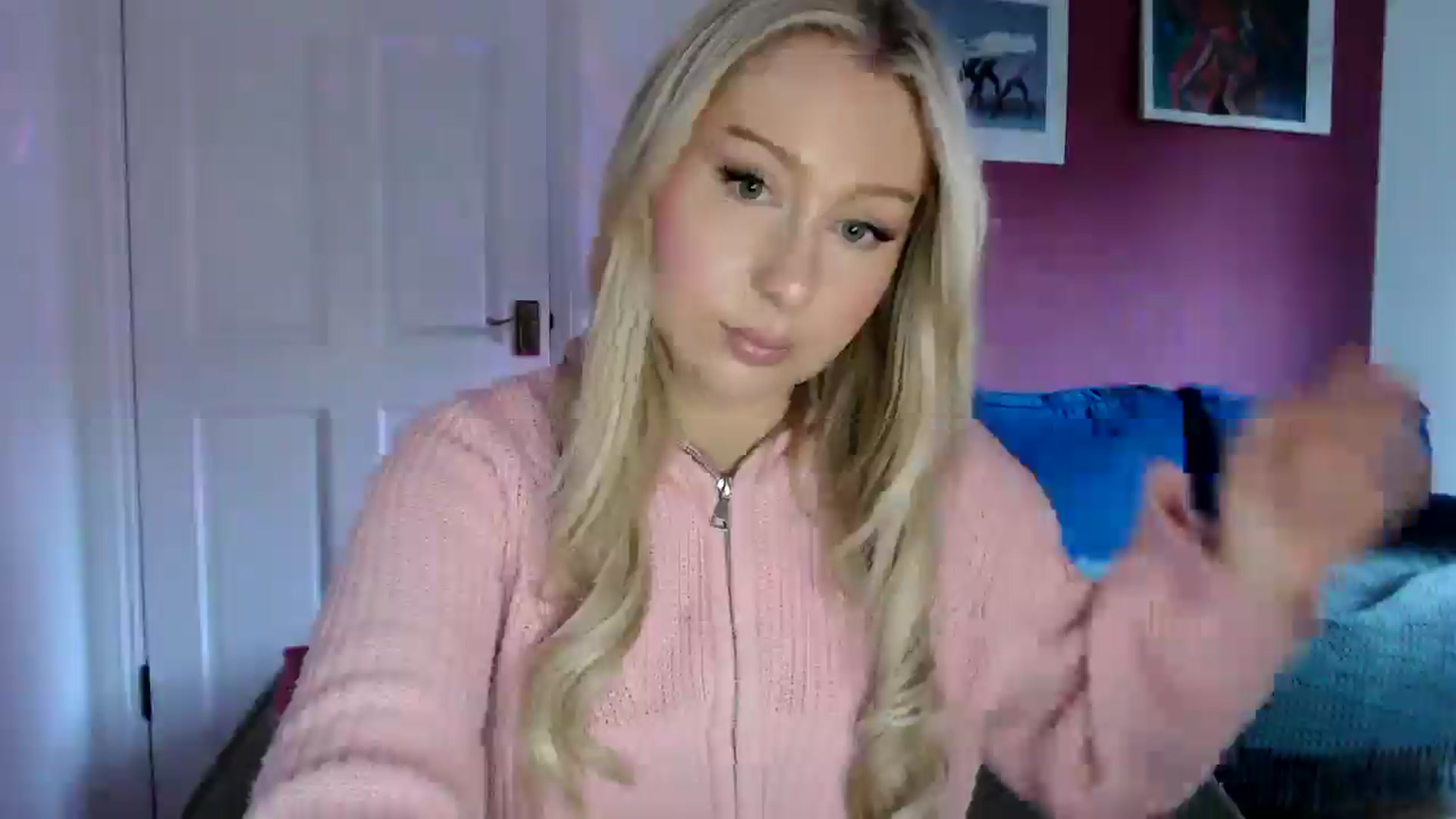 Gallery image thumbnail from PetiteAvax's myfreecams stream on, 07/06/2024, 18:32 image 10 of 20