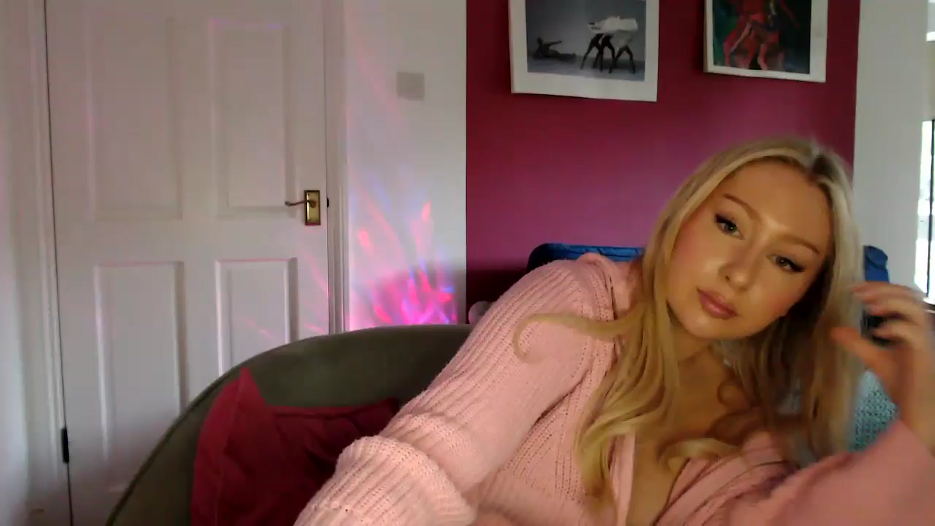 Gallery image thumbnail from PetiteAvax's myfreecams stream on, 07/06/2024, 19:34 image 4 of 20