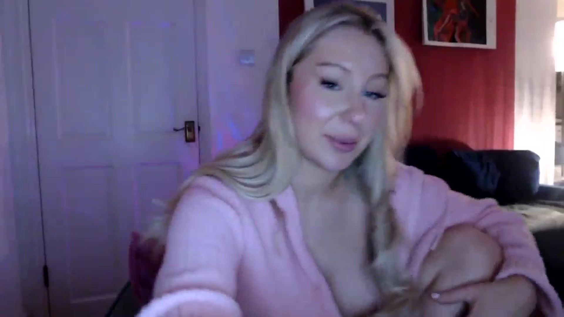 Gallery image thumbnail from PetiteAvax's myfreecams stream on, 07/06/2024, 22:51 image 3 of 20