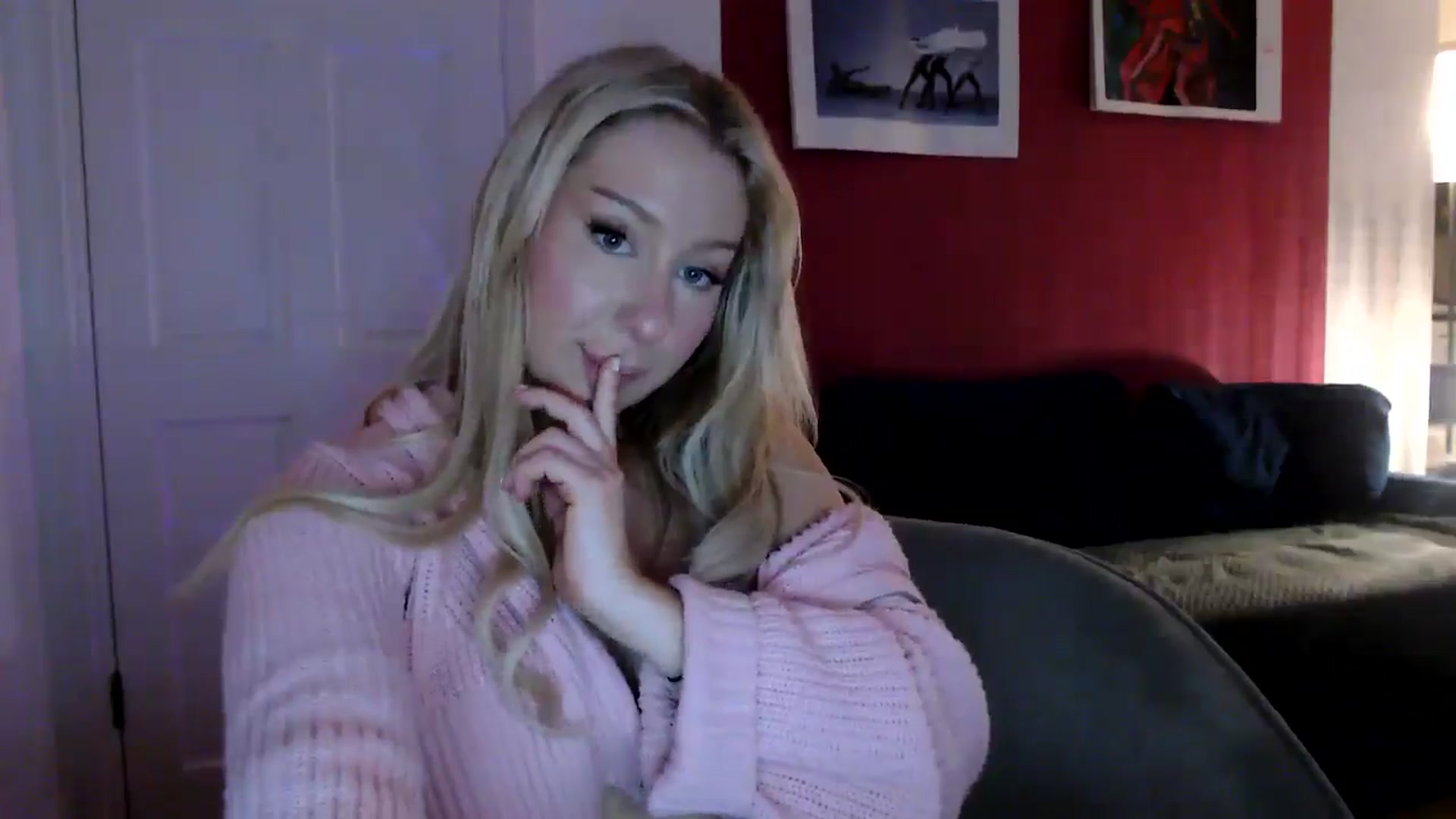 Gallery image thumbnail from PetiteAvax's myfreecams stream on, 07/06/2024, 23:13 image 10 of 20