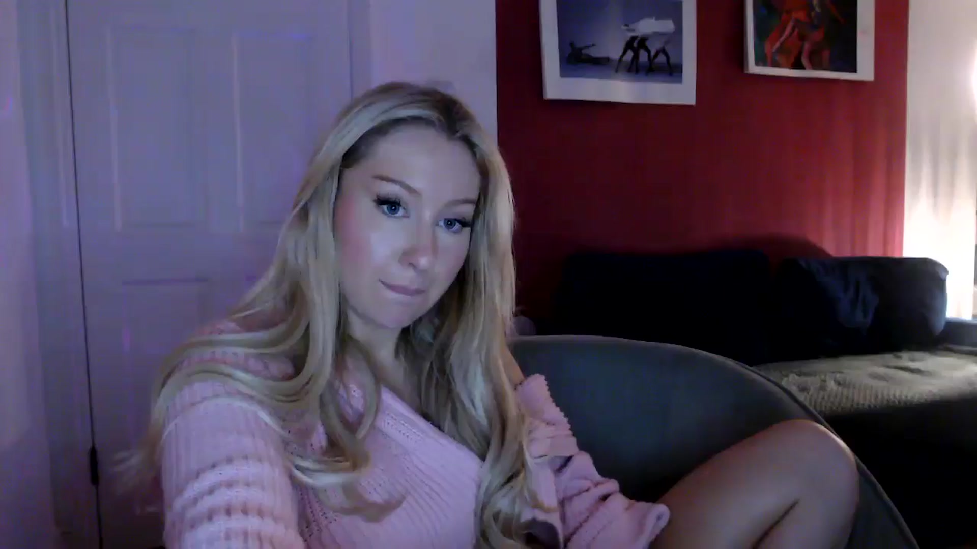Gallery image thumbnail from PetiteAvax's myfreecams stream on, 07/06/2024, 23:13 image 17 of 20