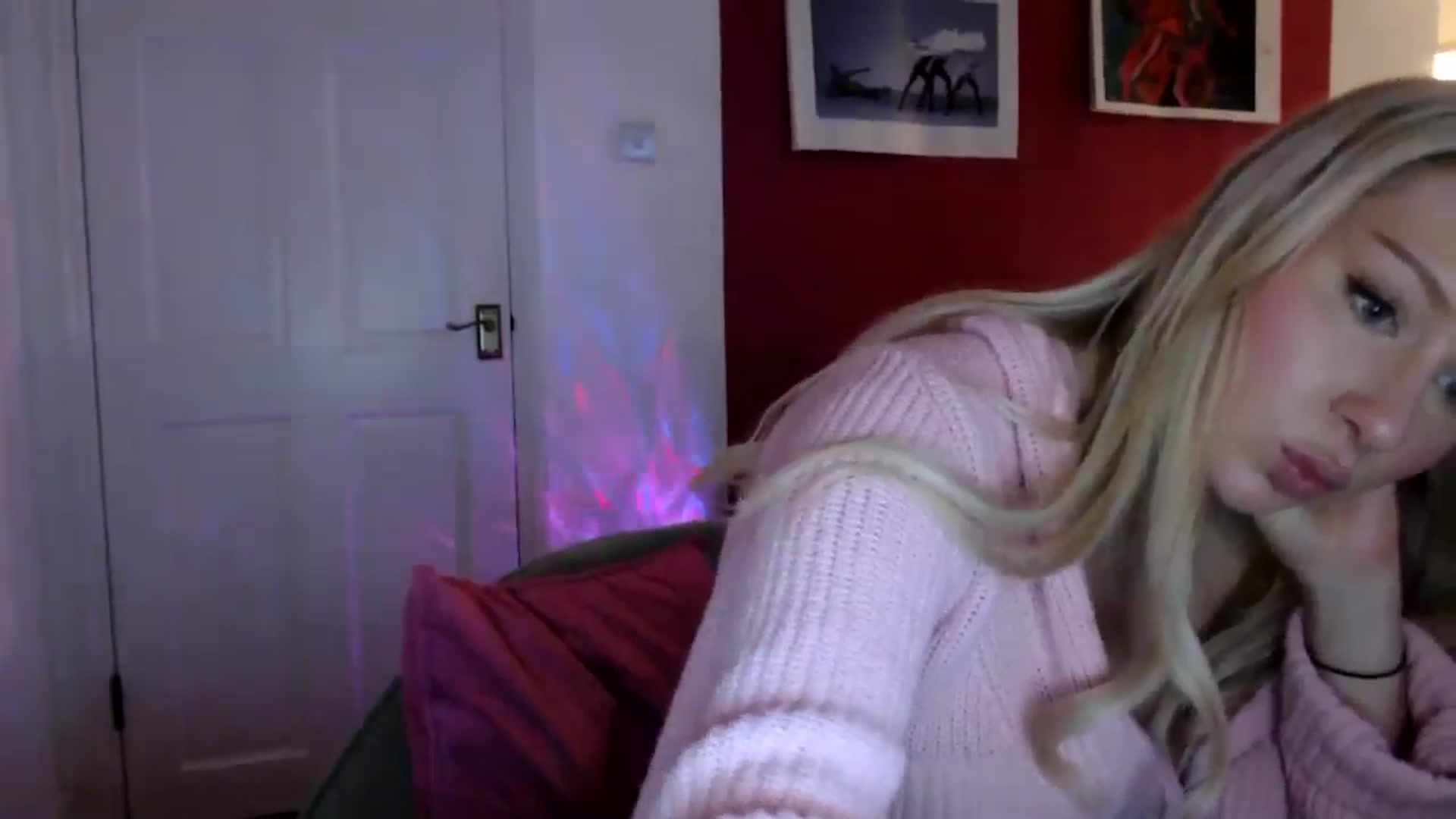 Gallery image thumbnail from PetiteAvax's myfreecams stream on, 07/06/2024, 23:13 image 9 of 20
