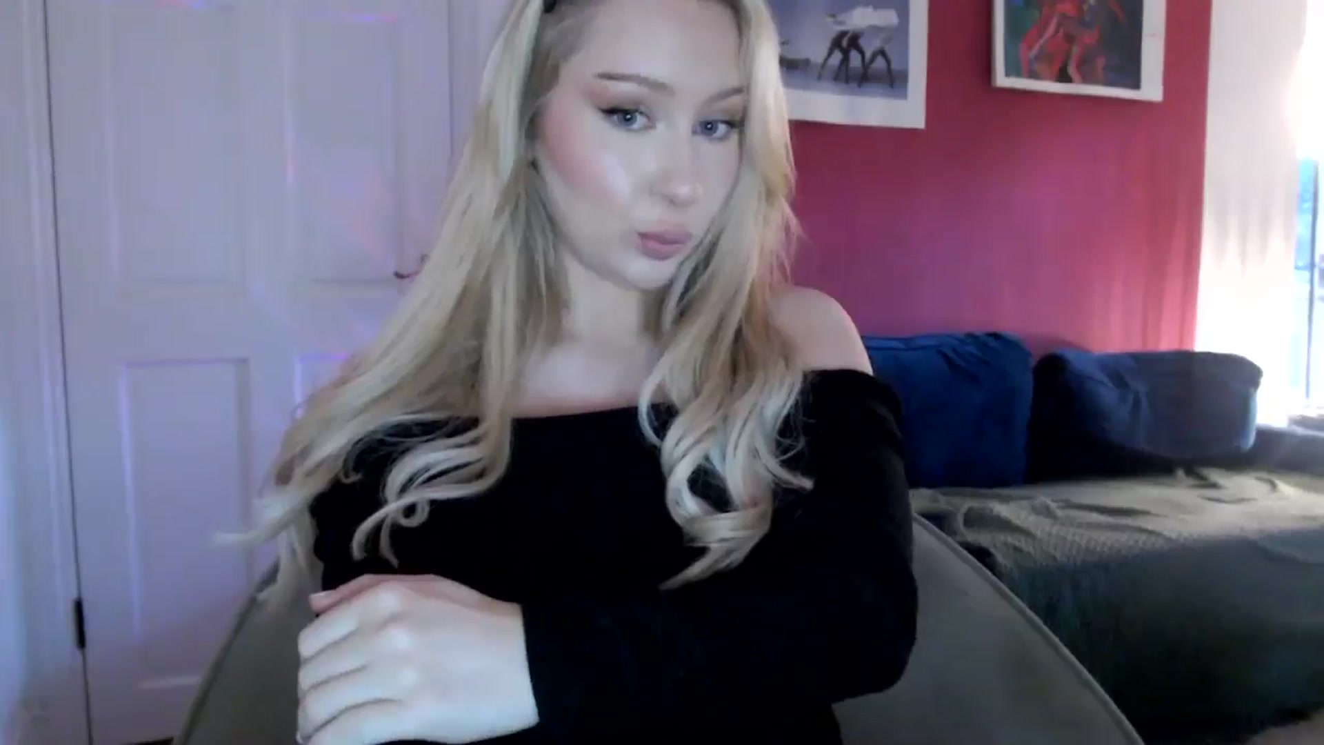 Gallery image thumbnail from PetiteAvax's myfreecams stream on, 07/07/2024, 19:48 image 11 of 20