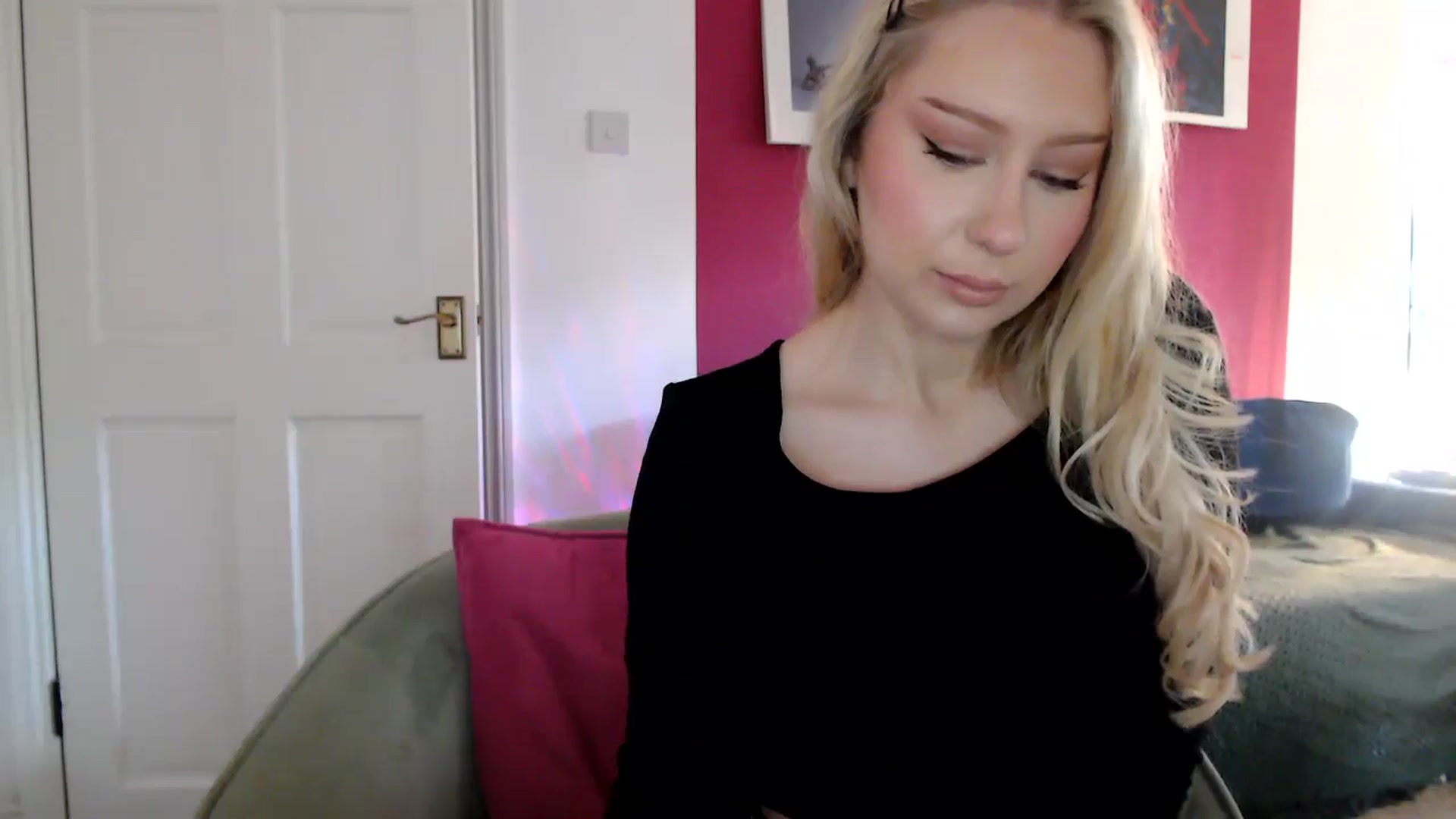 Gallery image thumbnail from PetiteAvax's myfreecams stream on, 07/07/2024, 19:48 image 2 of 20