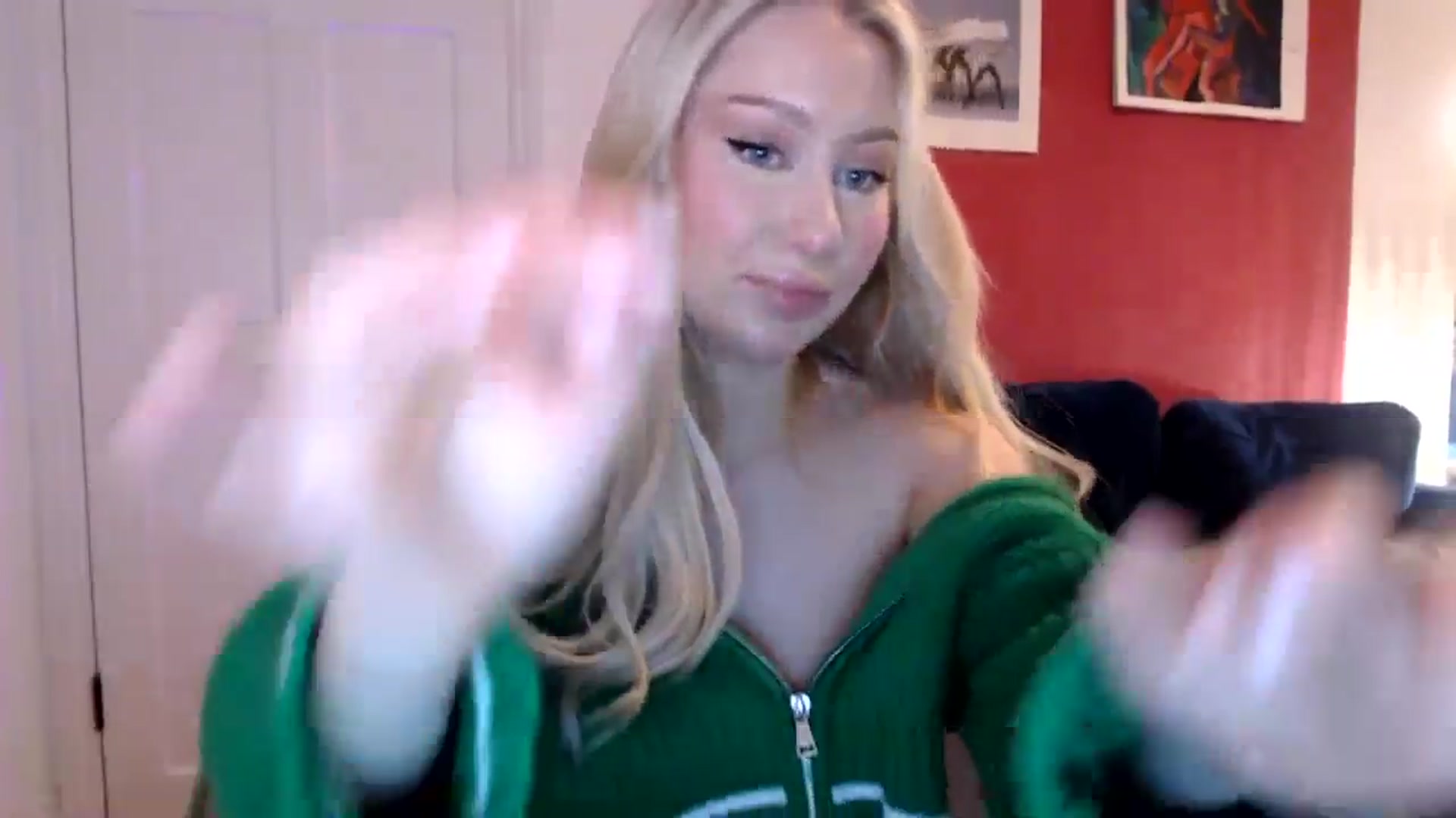Gallery image thumbnail from PetiteAvax's myfreecams stream on, 07/07/2024, 20:24 image 15 of 20