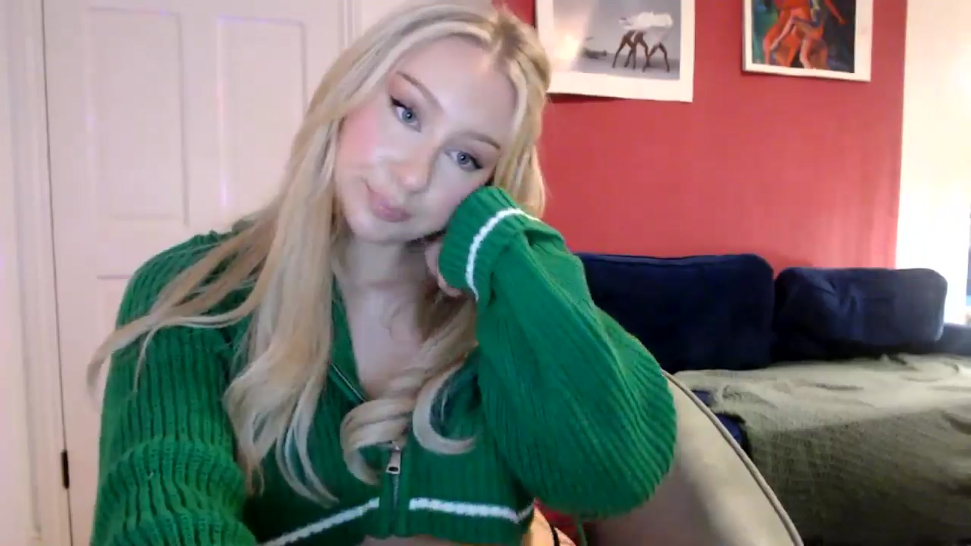 Gallery image thumbnail from PetiteAvax's myfreecams stream on, 07/07/2024, 20:24 image 17 of 20