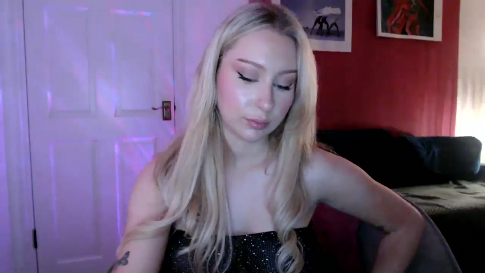 Gallery image thumbnail from PetiteAvax's myfreecams stream on, 07/07/2024, 21:22 image 17 of 20