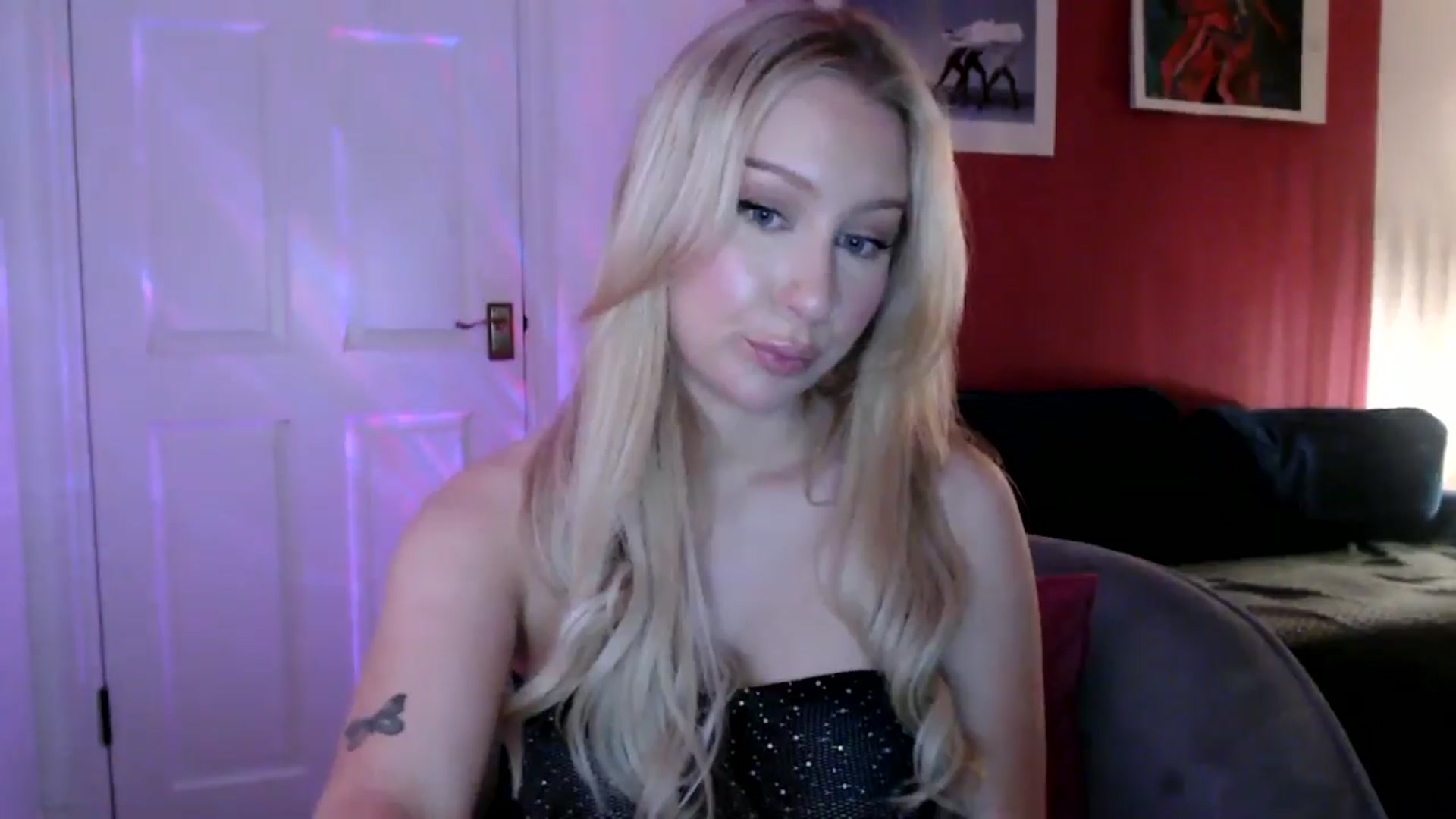 Gallery image thumbnail from PetiteAvax's myfreecams stream on, 07/07/2024, 21:22 image 16 of 20