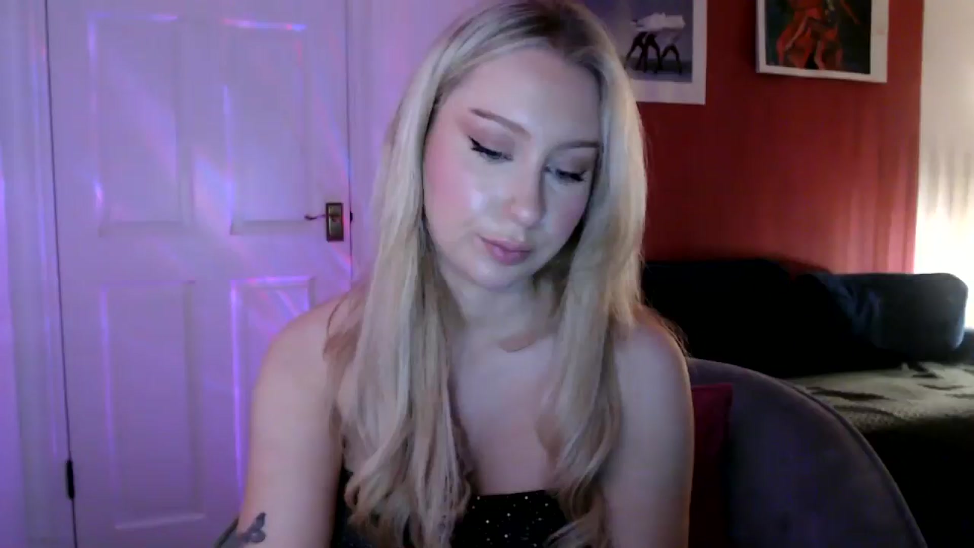 Gallery image thumbnail from PetiteAvax's myfreecams stream on, 07/07/2024, 21:22 image 18 of 20