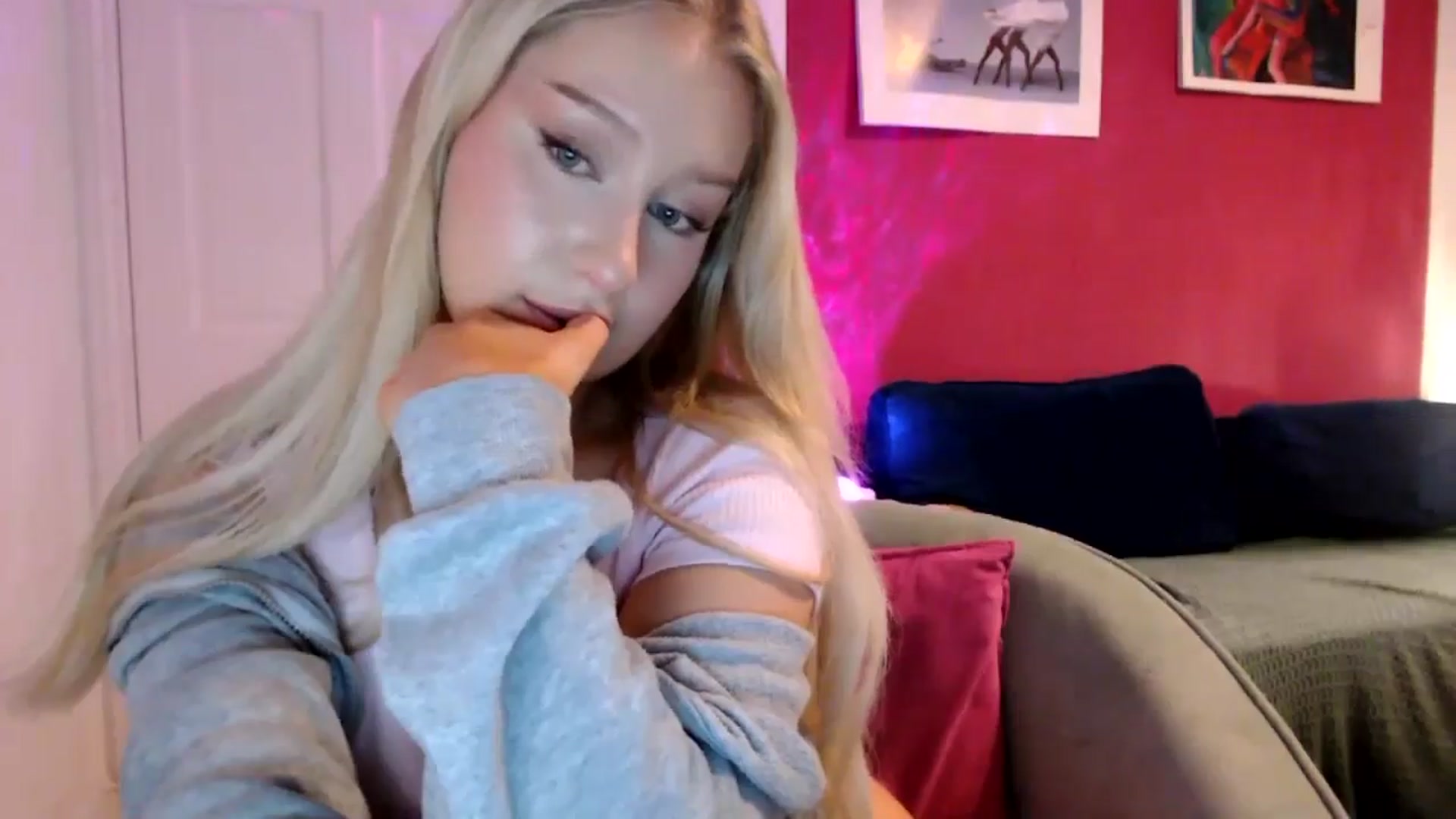 Gallery image thumbnail from PetiteAvax's myfreecams stream on, 07/08/2024, 21:44 image 19 of 20