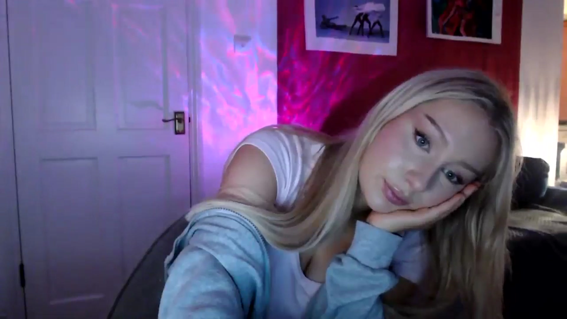 Gallery image thumbnail from PetiteAvax's myfreecams stream on, 07/08/2024, 21:44 image 8 of 20