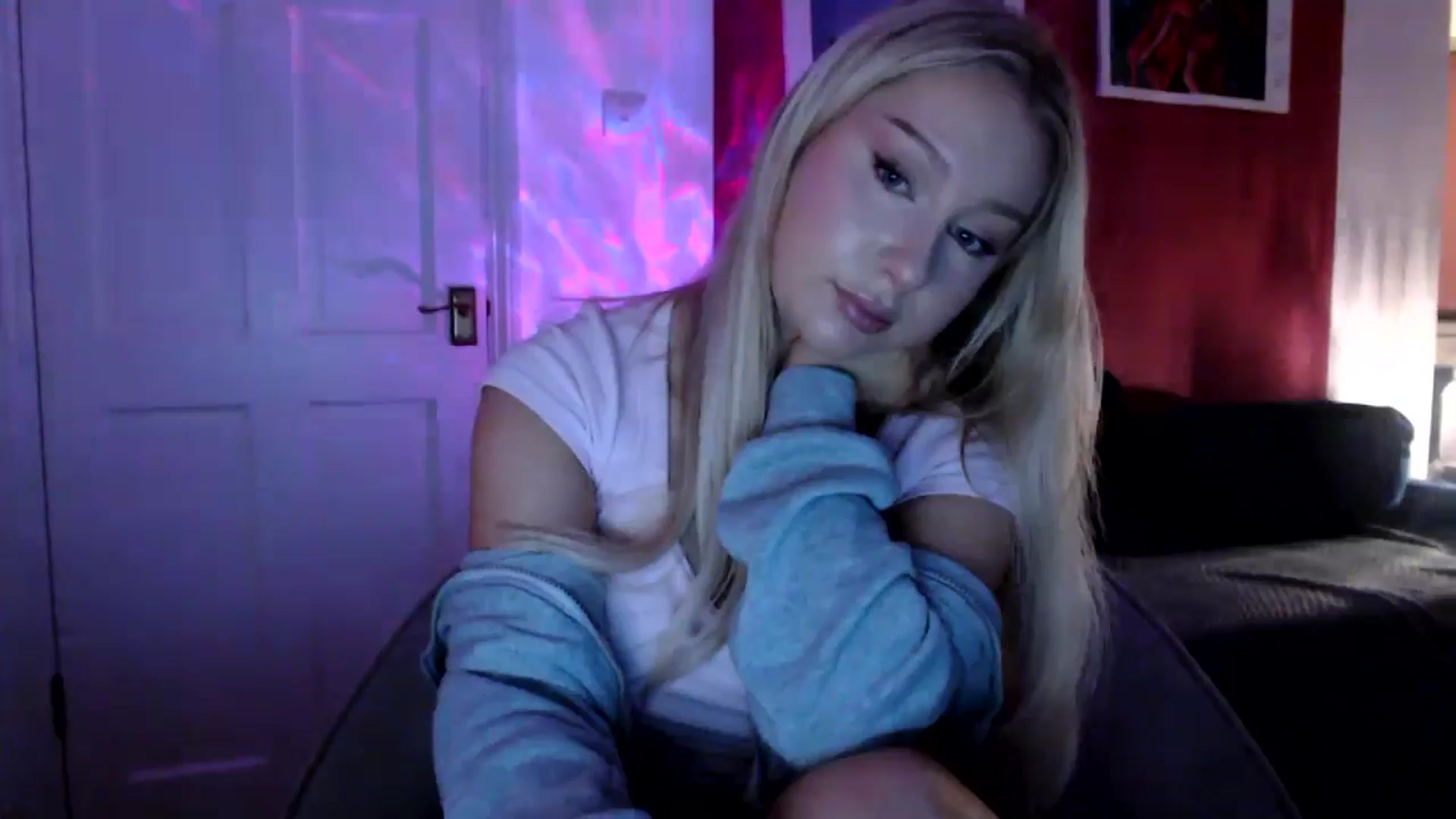 Gallery image thumbnail from PetiteAvax's myfreecams stream on, 07/08/2024, 21:44 image 11 of 20