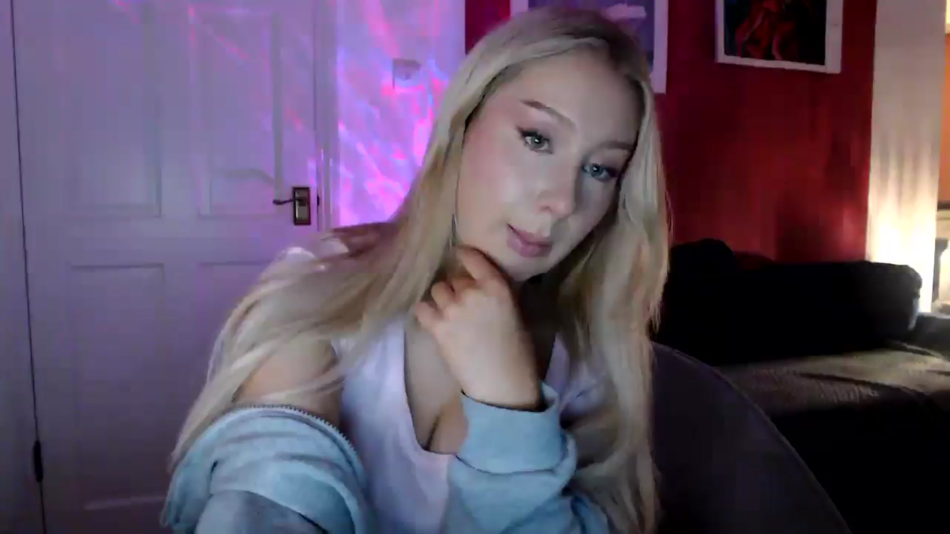 Gallery image thumbnail from PetiteAvax's myfreecams stream on, 07/08/2024, 21:44 image 4 of 20