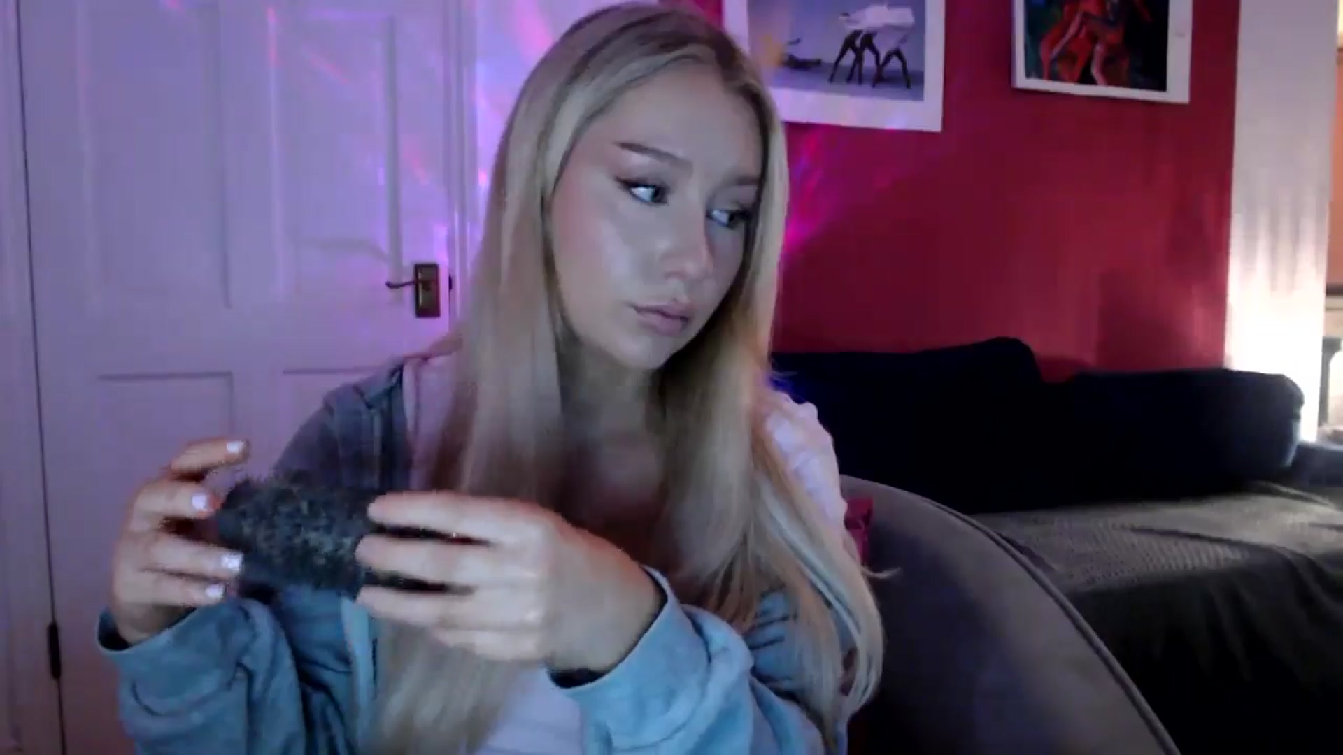 Gallery image thumbnail from PetiteAvax's myfreecams stream on, 07/08/2024, 21:44 image 16 of 20