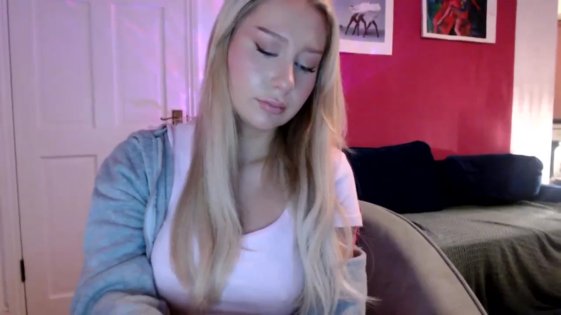Gallery image thumbnail from PetiteAvax's myfreecams stream on, 07/08/2024, 21:44 image 18 of 20