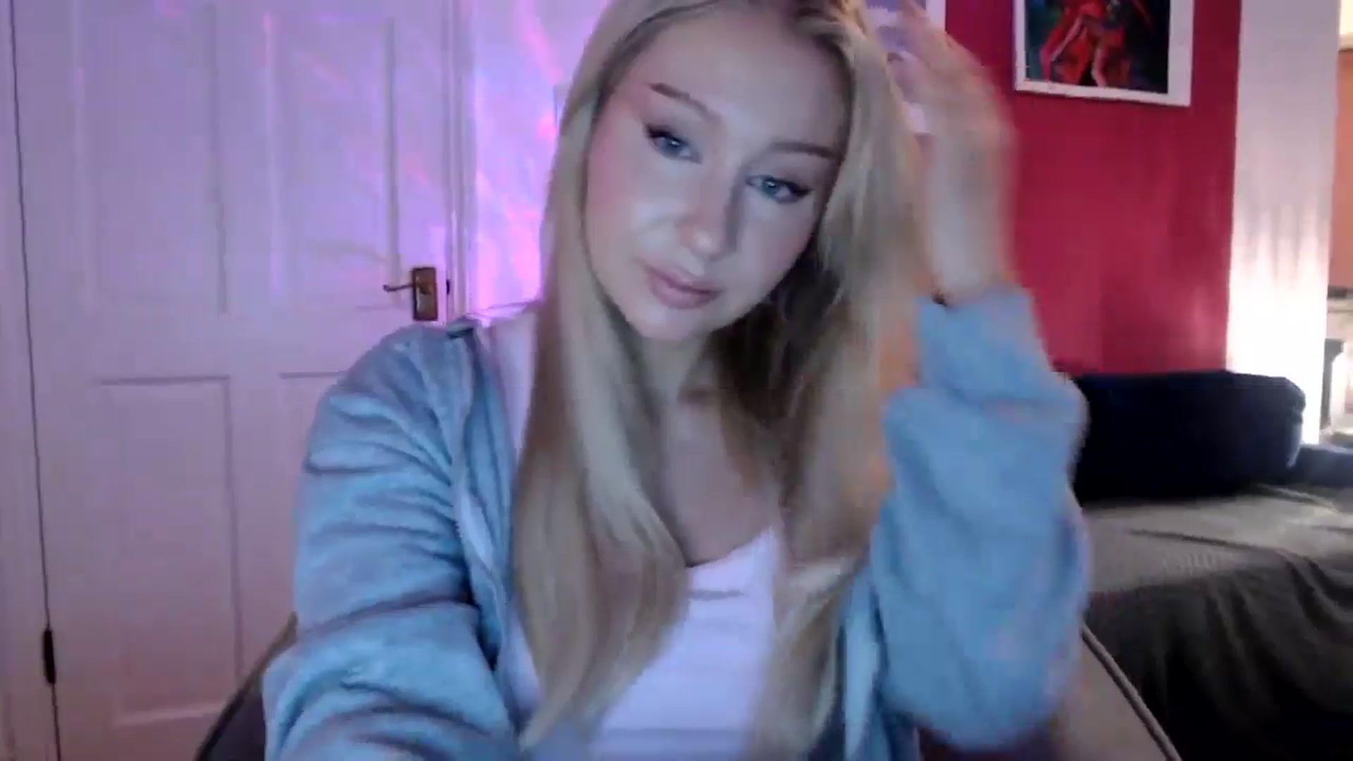 Gallery image thumbnail from PetiteAvax's myfreecams stream on, 07/08/2024, 21:44 image 17 of 20