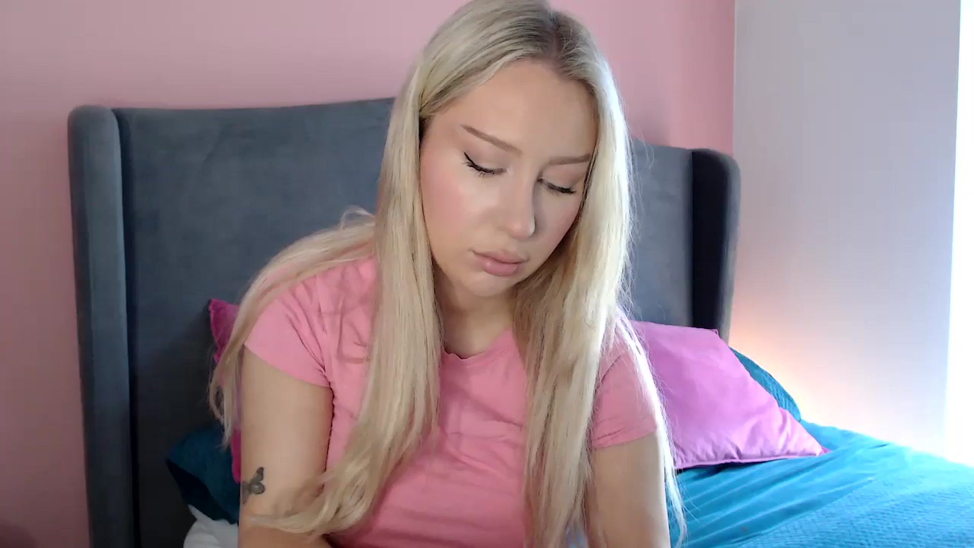 Gallery image thumbnail from PetiteAvax's myfreecams stream on, 07/10/2024, 11:25 image 8 of 20