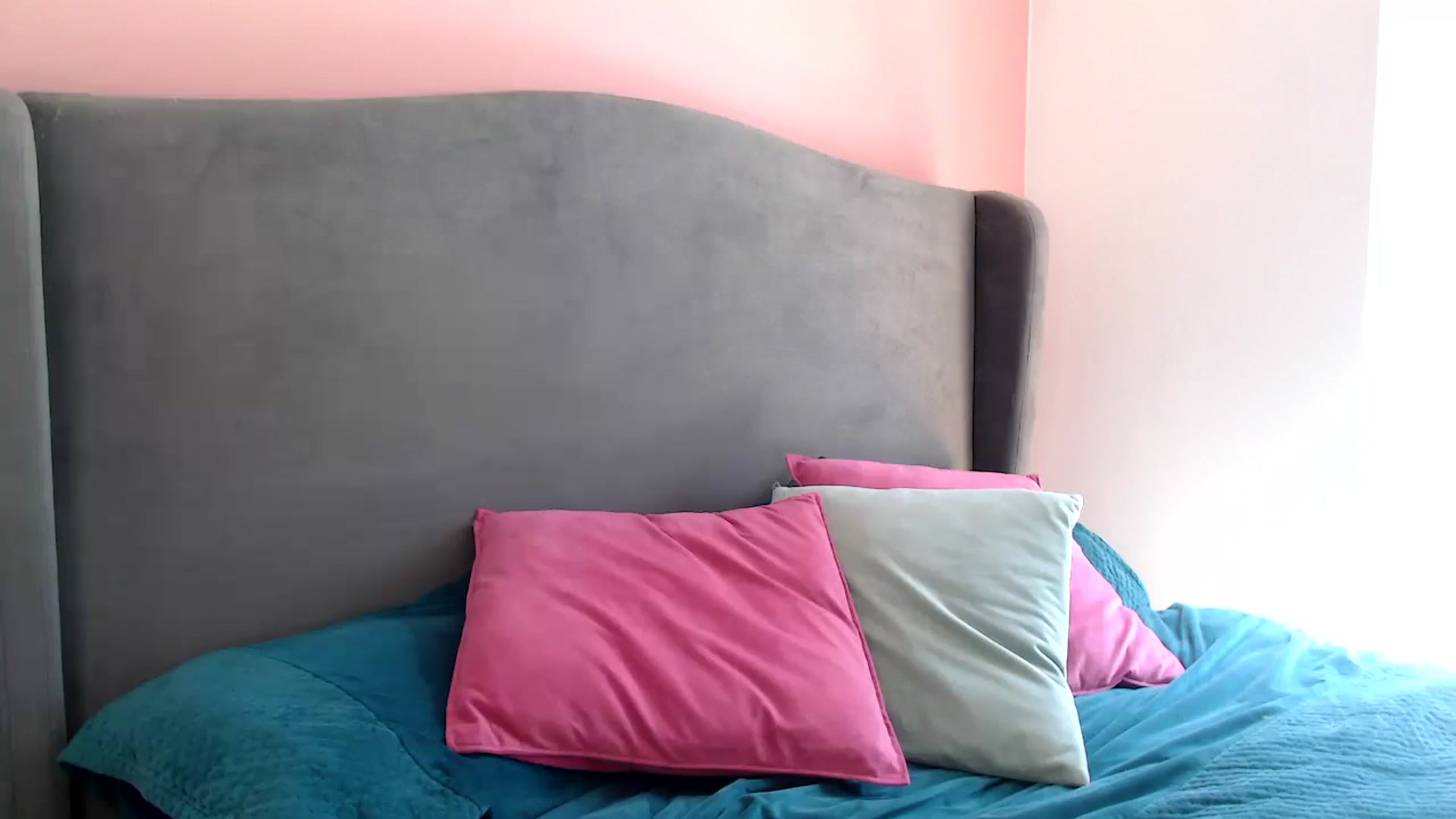 Gallery image thumbnail from PetiteAvax's myfreecams stream on, 07/10/2024, 13:33 image 16 of 20