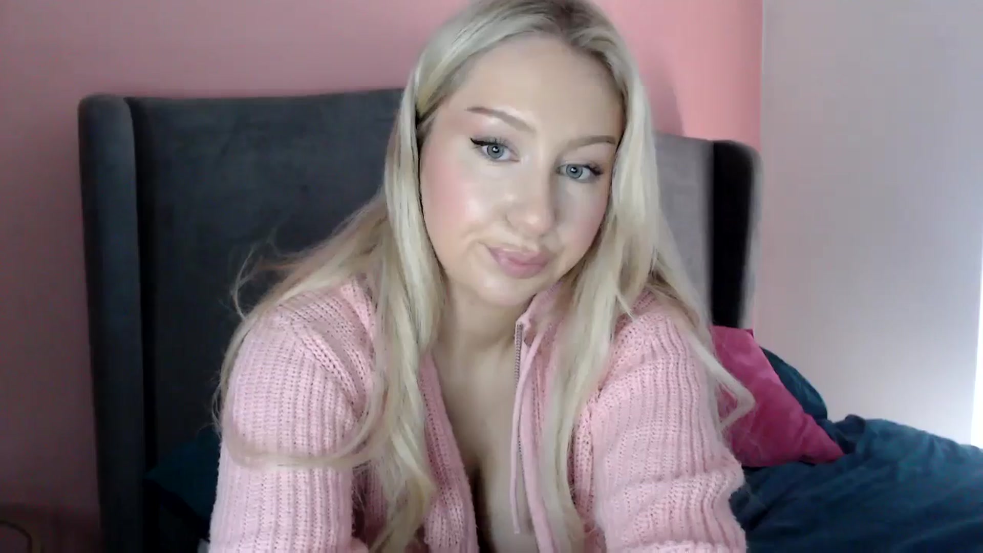 Gallery image thumbnail from PetiteAvax's myfreecams stream on, 07/10/2024, 14:57 image 15 of 20