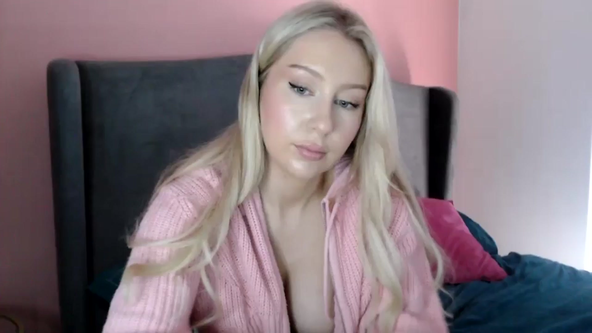 Gallery image thumbnail from PetiteAvax's myfreecams stream on, 07/10/2024, 14:57 image 13 of 20