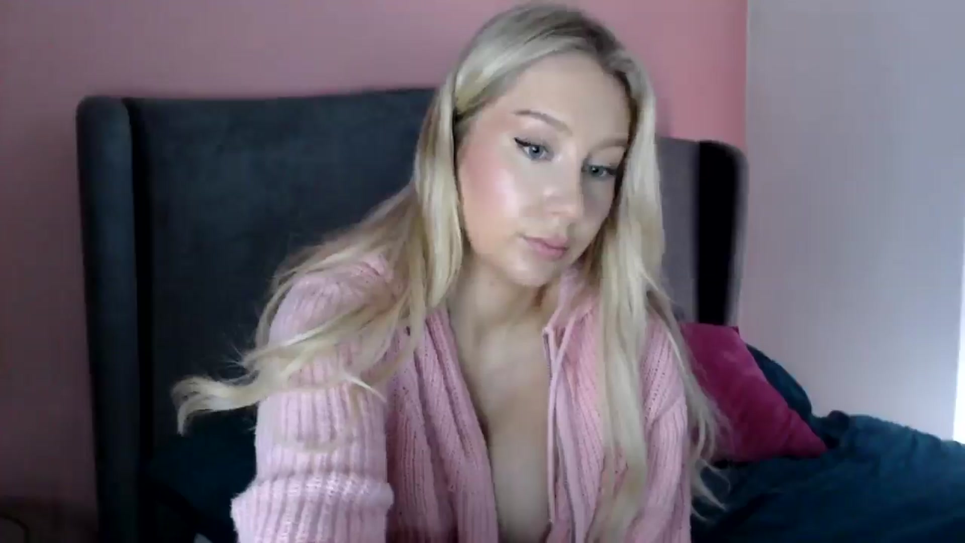 Gallery image thumbnail from PetiteAvax's myfreecams stream on, 07/10/2024, 14:57 image 12 of 20