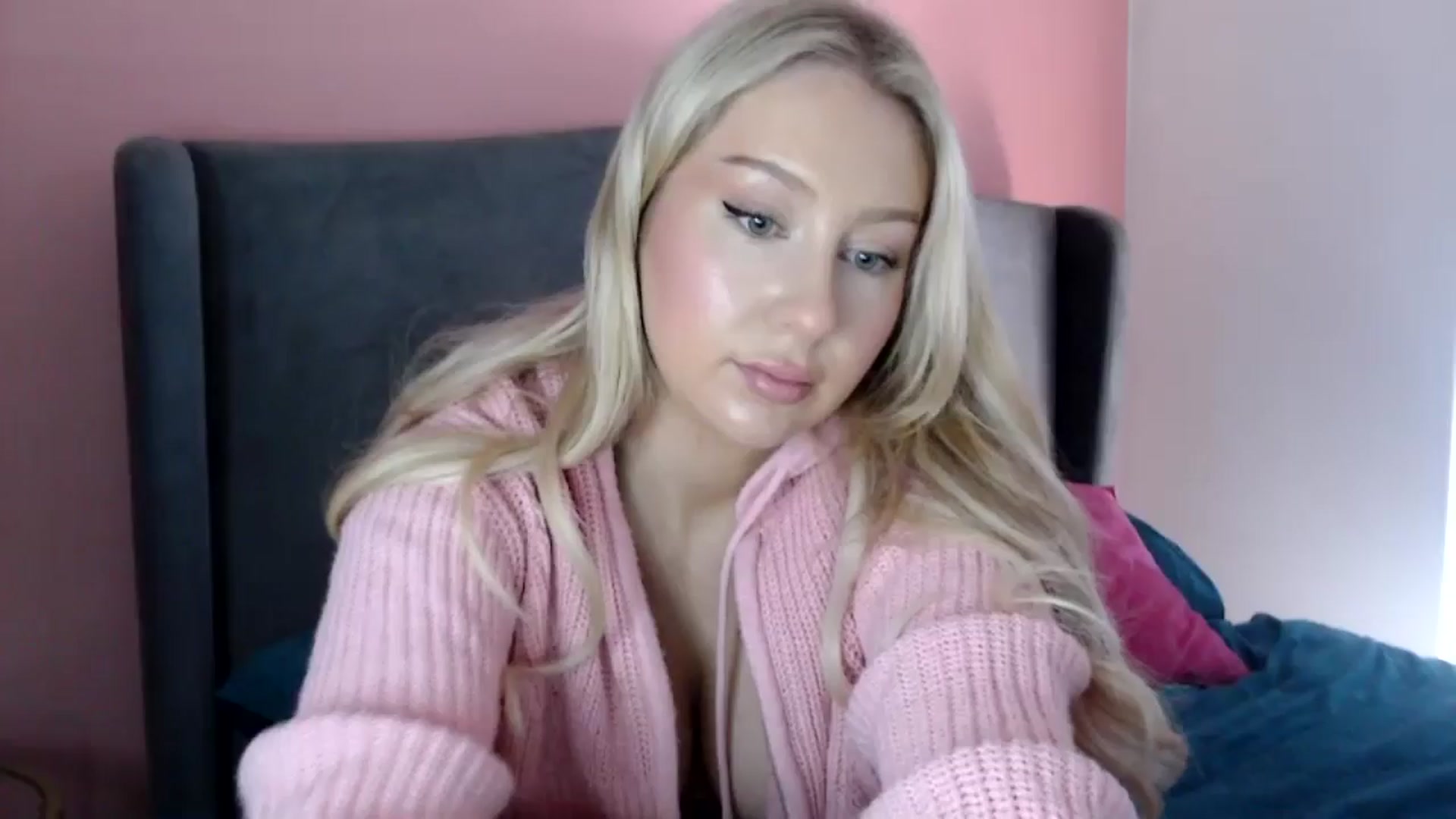 Gallery image thumbnail from PetiteAvax's myfreecams stream on, 07/10/2024, 14:57 image 1 of 20