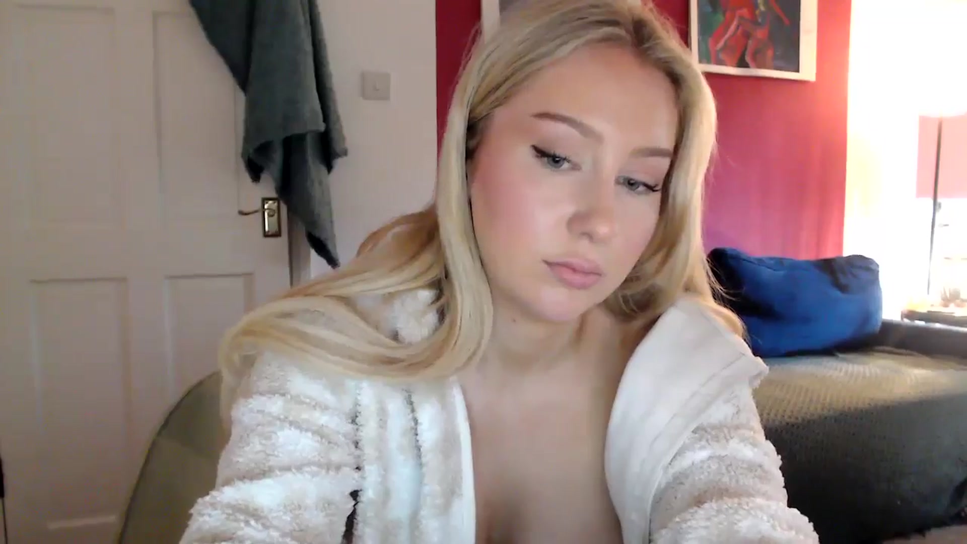 Gallery image thumbnail from PetiteAvax's myfreecams stream on, 07/10/2024, 18:45 image 16 of 20