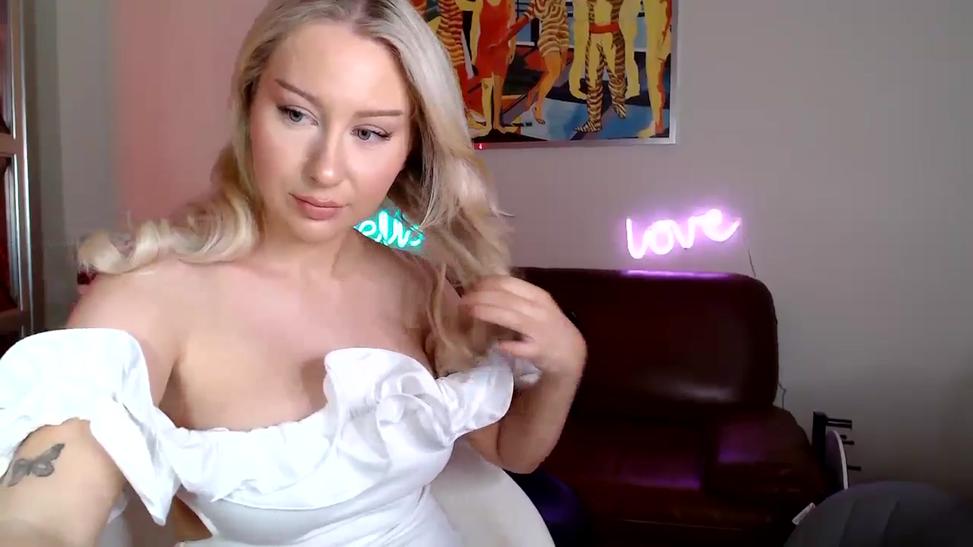Gallery image thumbnail from PetiteAvax's myfreecams stream on, 07/13/2024, 20:12 image 8 of 20