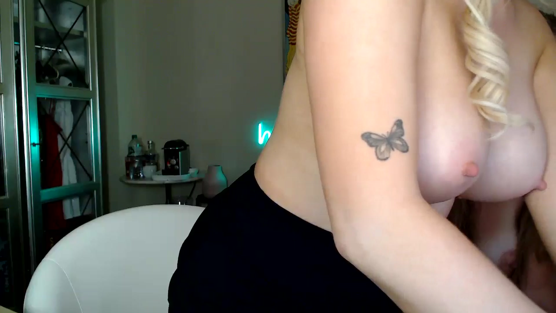 Gallery image thumbnail from PetiteAvax's myfreecams stream on, 07/13/2024, 23:48 image 11 of 20