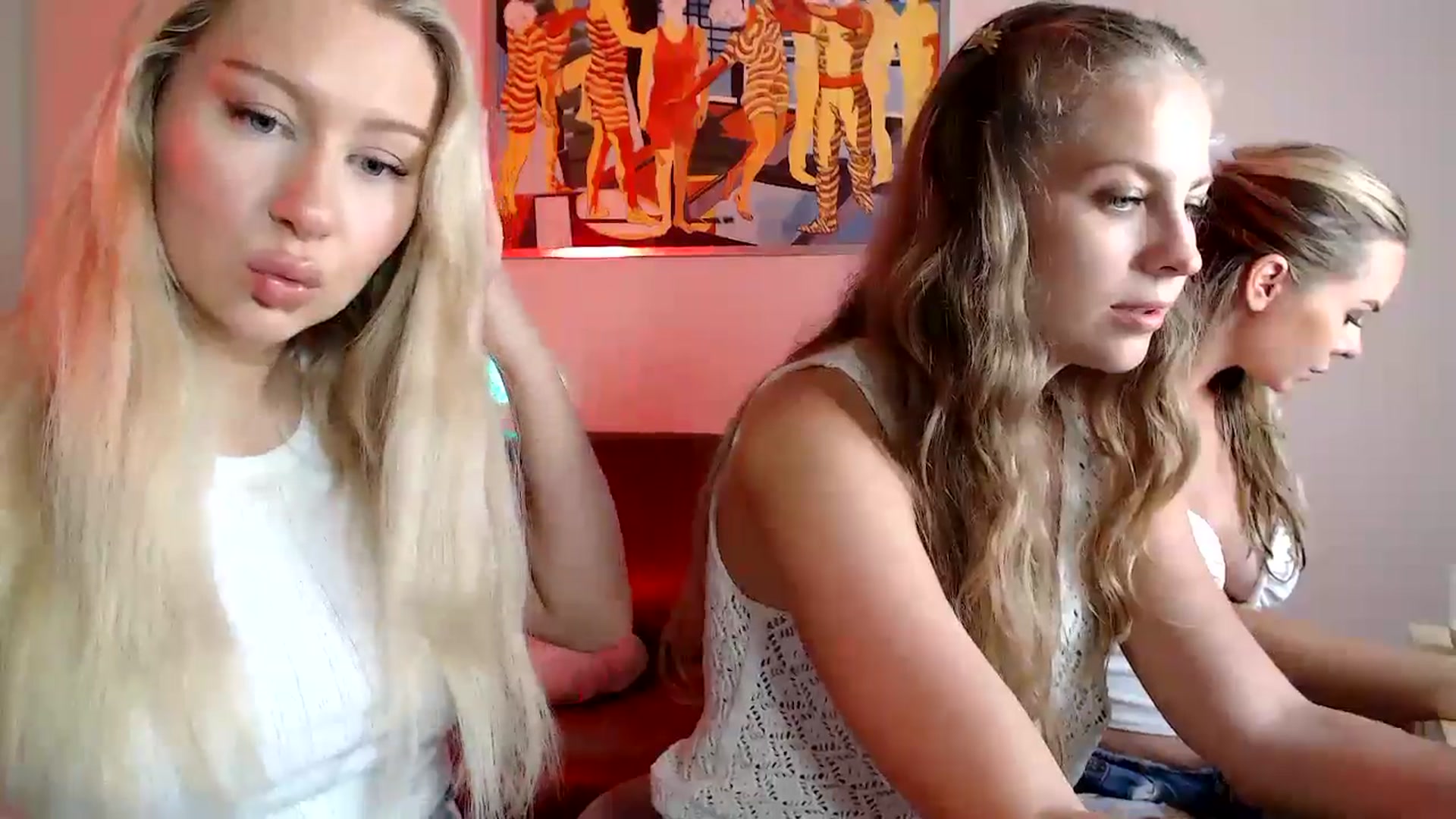 Gallery image thumbnail from PetiteAvax's myfreecams stream on, 07/14/2024, 19:00 image 10 of 20