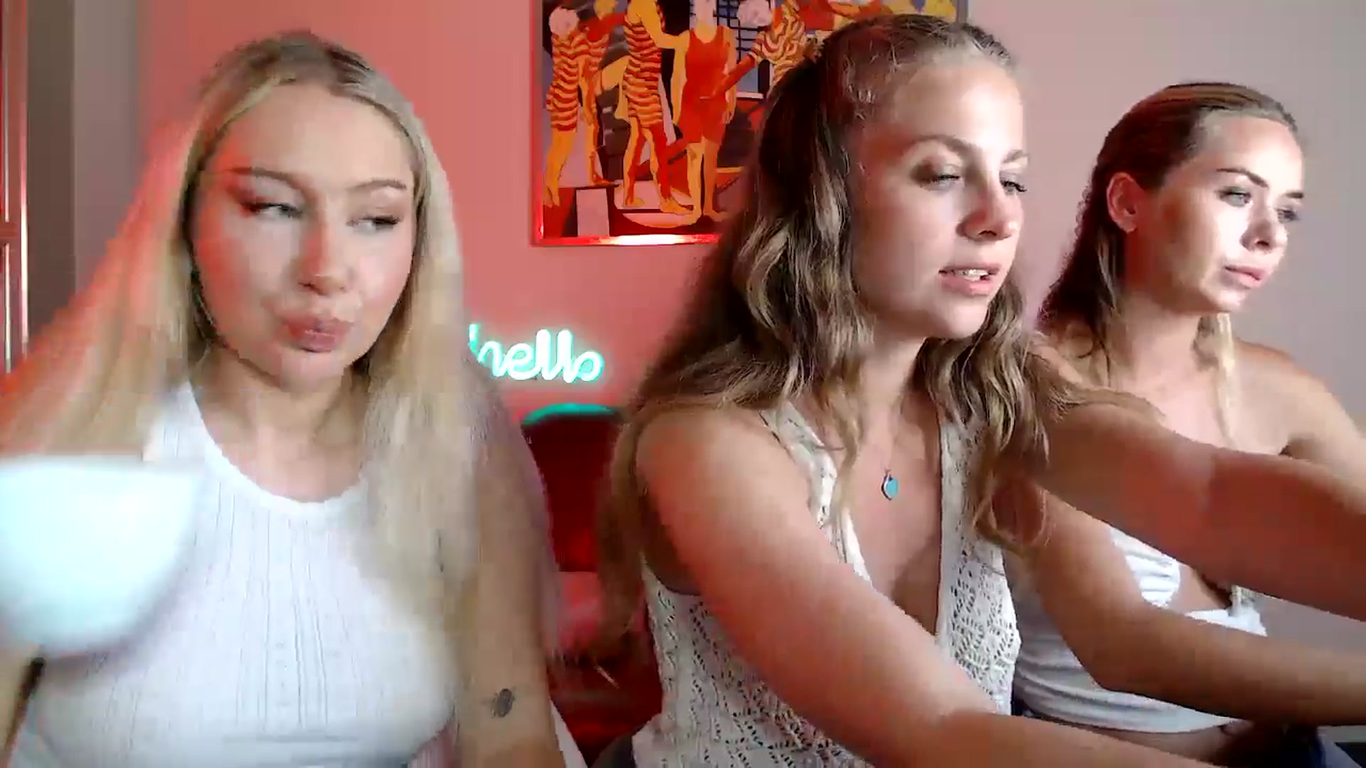 Gallery image thumbnail from PetiteAvax's myfreecams stream on, 07/14/2024, 19:00 image 6 of 20