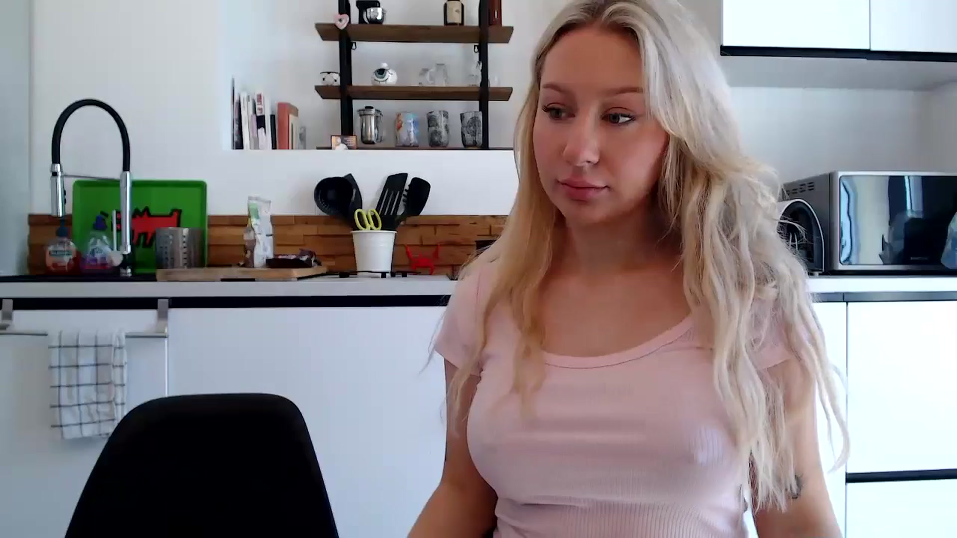 Gallery image thumbnail from PetiteAvax's myfreecams stream on, 07/15/2024, 10:27 image 5 of 20