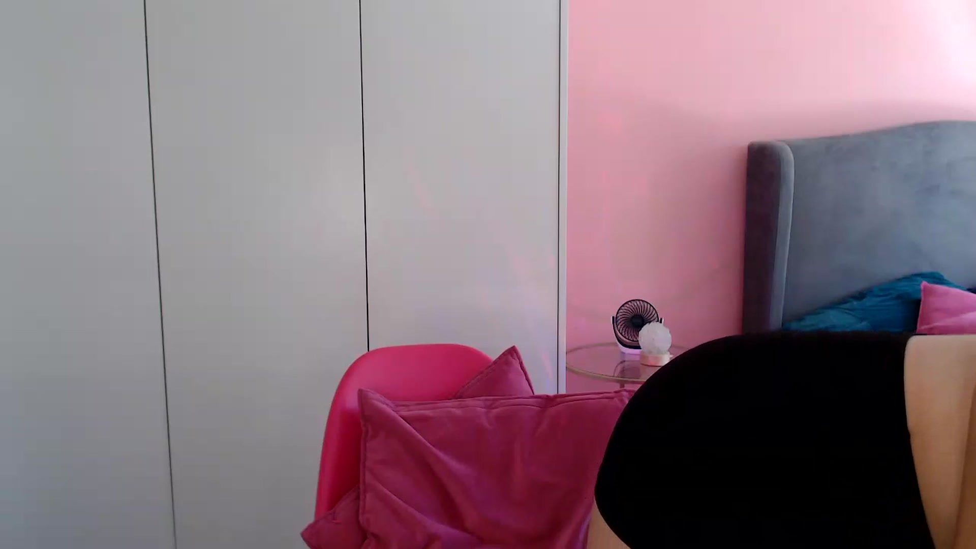 Gallery image thumbnail from PetiteAvax's myfreecams stream on, 07/17/2024, 14:28 image 4 of 20
