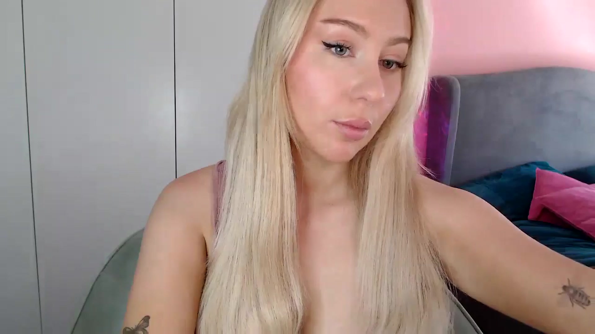 Gallery image thumbnail from PetiteAvax's myfreecams stream on, 07/17/2024, 15:03 image 14 of 20