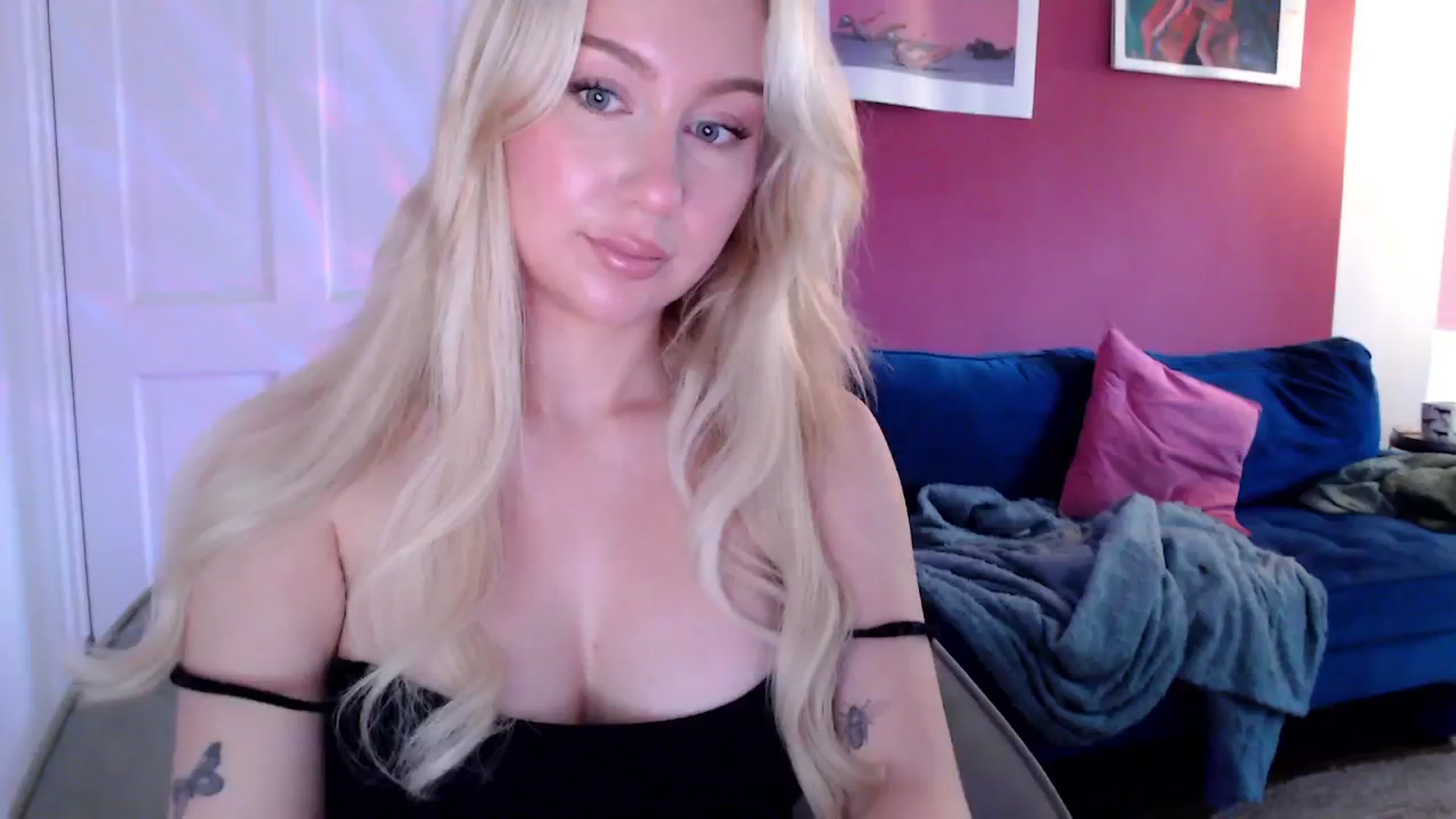 Gallery image thumbnail from PetiteAvax's myfreecams stream on, 08/06/2024, 13:29 image 3 of 20