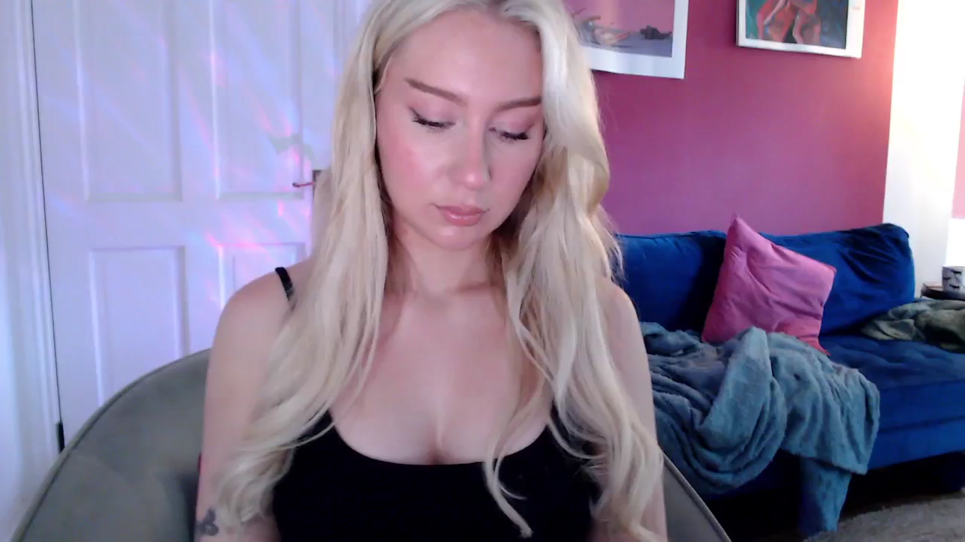 Gallery image thumbnail from PetiteAvax's myfreecams stream on, 08/06/2024, 13:29 image 5 of 20