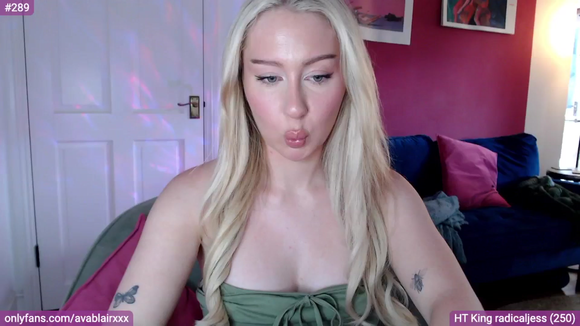 Gallery image thumbnail from PetiteAvax's myfreecams stream on, 08/07/2024, 15:07 image 13 of 20