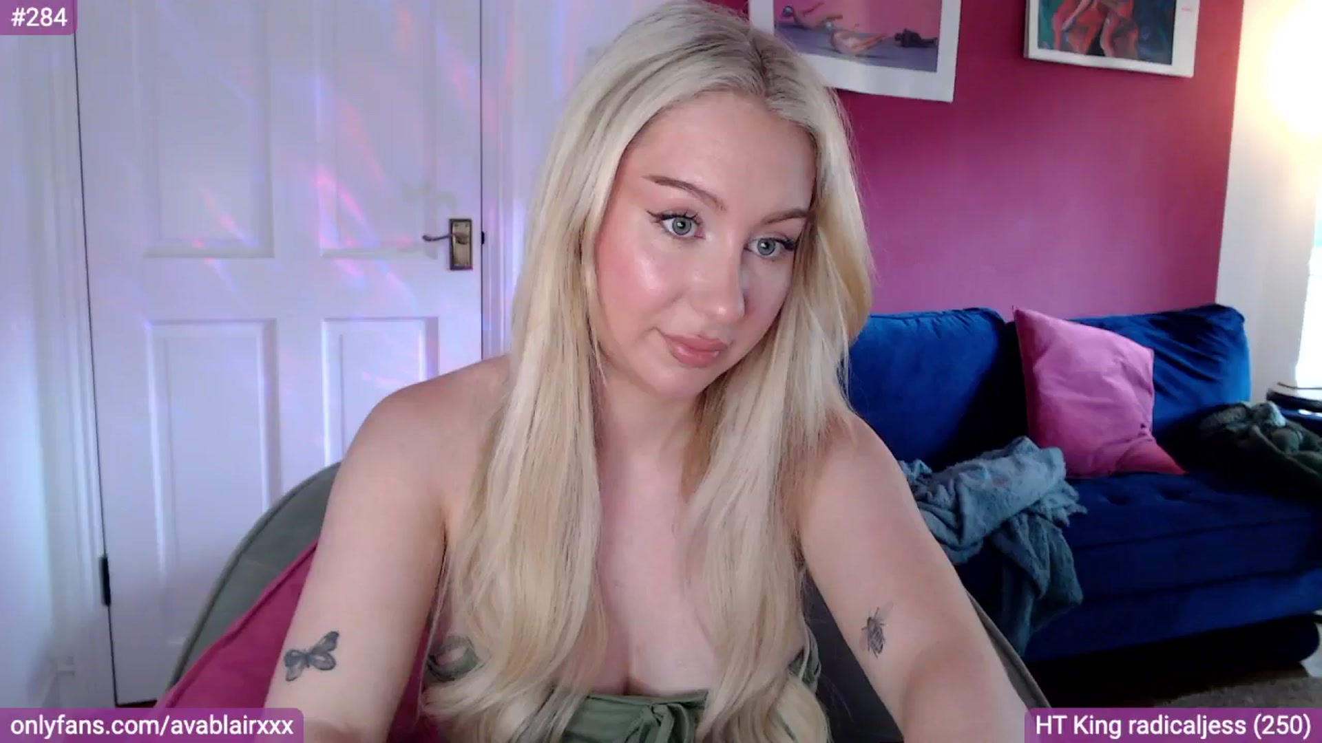 Gallery image thumbnail from PetiteAvax's myfreecams stream on, 08/07/2024, 15:07 image 19 of 20