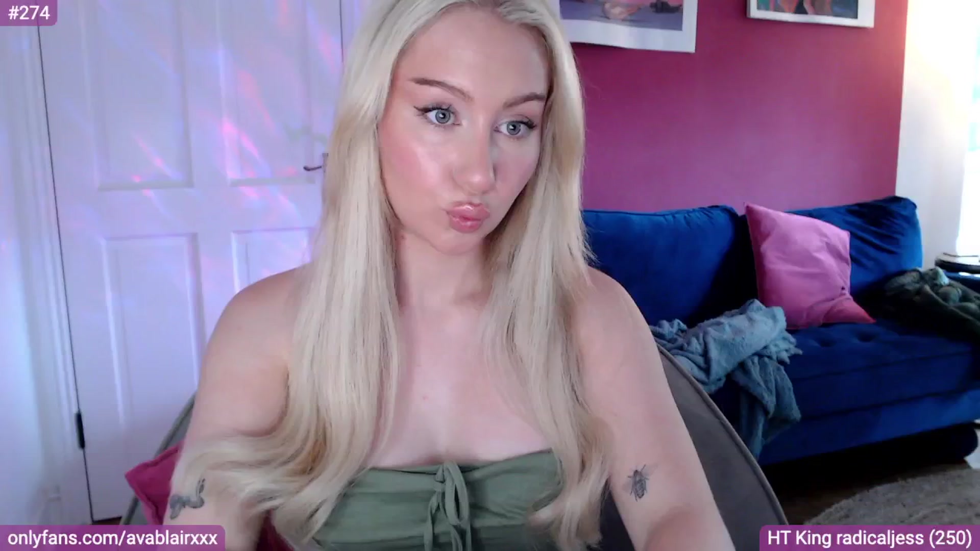 Gallery image thumbnail from PetiteAvax's myfreecams stream on, 08/07/2024, 16:21 image 2 of 20