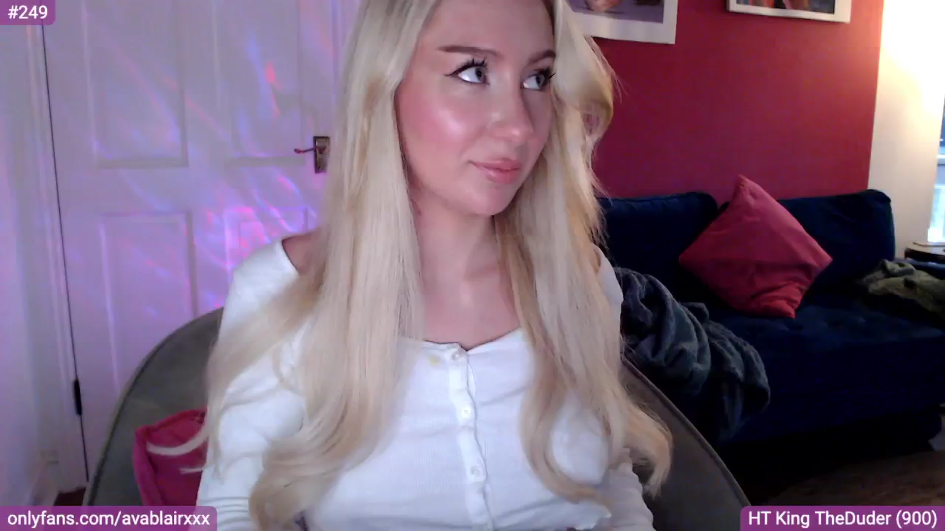 Gallery image thumbnail from PetiteAvax's myfreecams stream on, 08/07/2024, 19:08 image 15 of 20