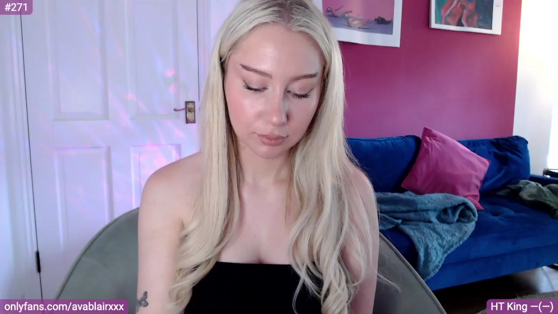 Gallery image thumbnail from PetiteAvax's myfreecams stream on, 08/08/2024, 13:01 image 12 of 20