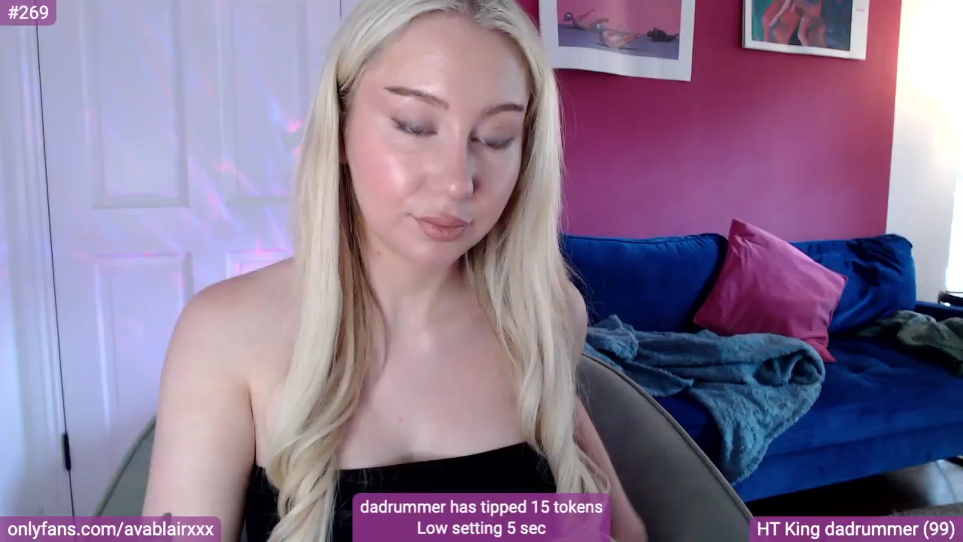 Gallery image thumbnail from PetiteAvax's myfreecams stream on, 08/08/2024, 13:01 image 16 of 20