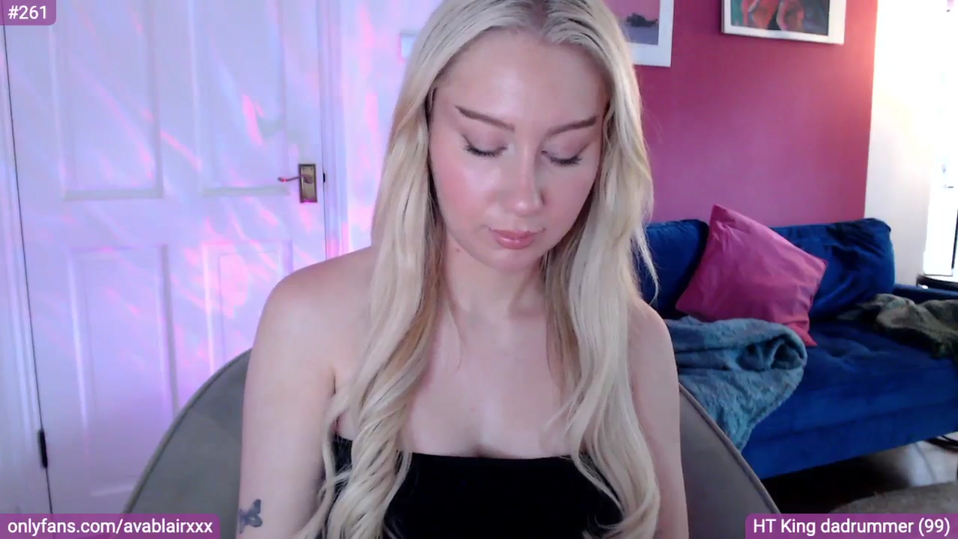 Gallery image thumbnail from PetiteAvax's myfreecams stream on, 08/08/2024, 14:06 image 4 of 20