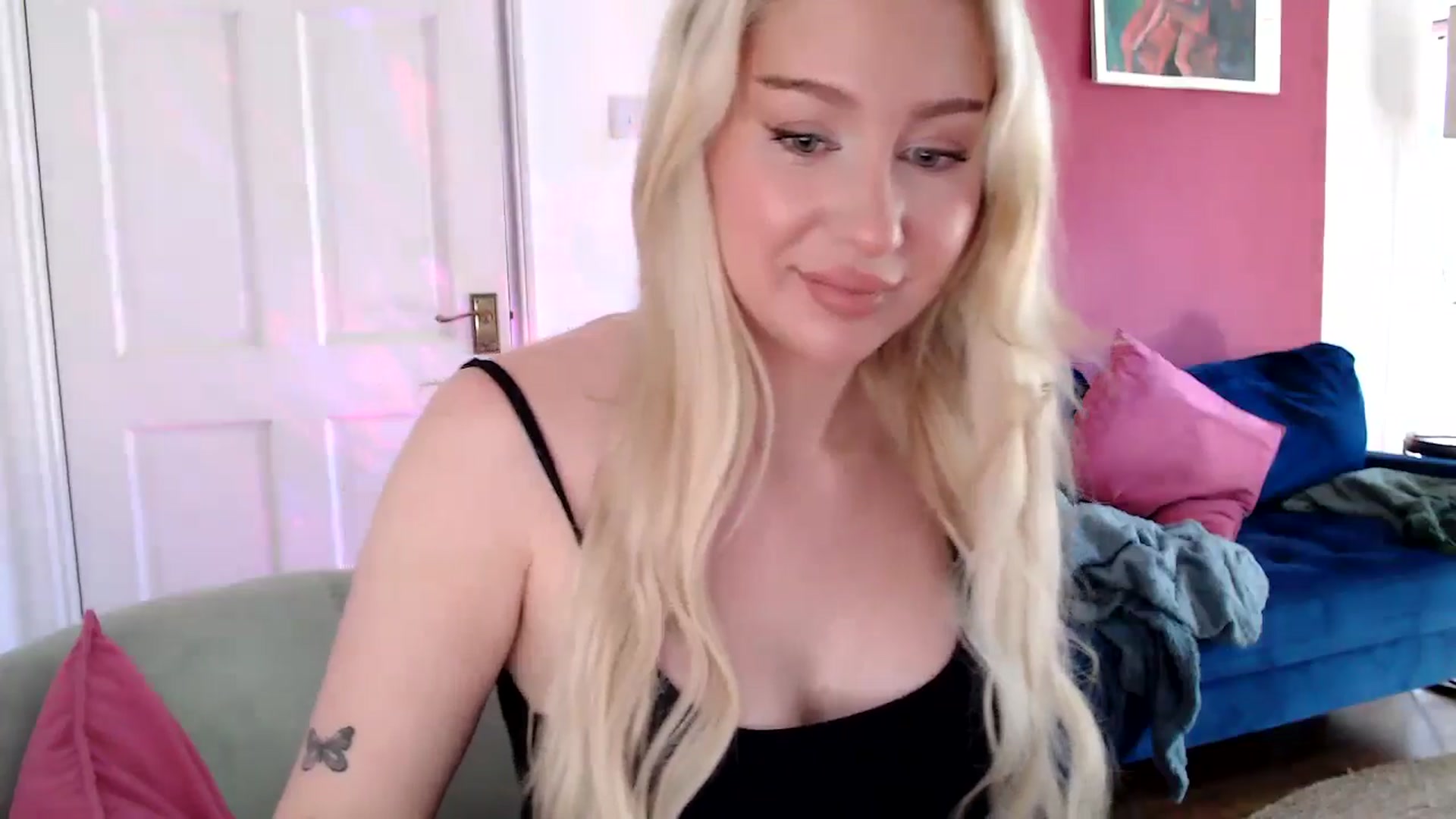 Gallery image thumbnail from PetiteAvax's myfreecams stream on, 08/09/2024, 11:32 image 6 of 20