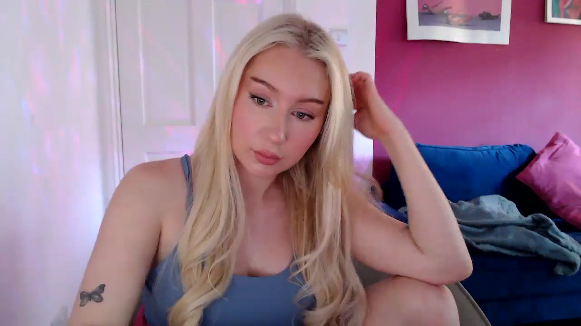 Gallery image thumbnail from PetiteAvax's myfreecams stream on, 08/09/2024, 18:02 image 6 of 20