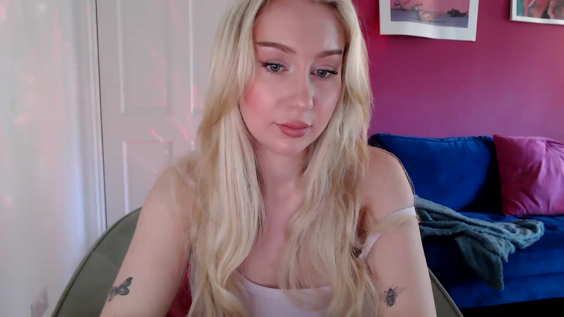 Gallery image thumbnail from PetiteAvax's myfreecams stream on, 08/10/2024, 10:10 image 10 of 20