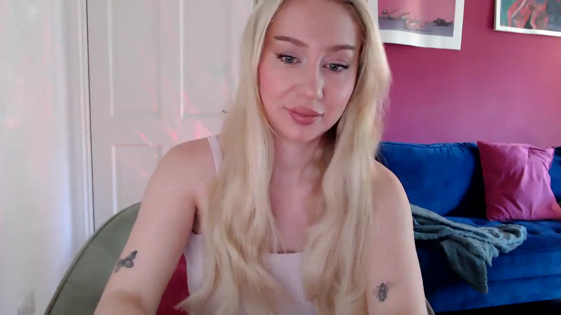 Gallery image thumbnail from PetiteAvax's myfreecams stream on, 08/10/2024, 10:10 image 6 of 20