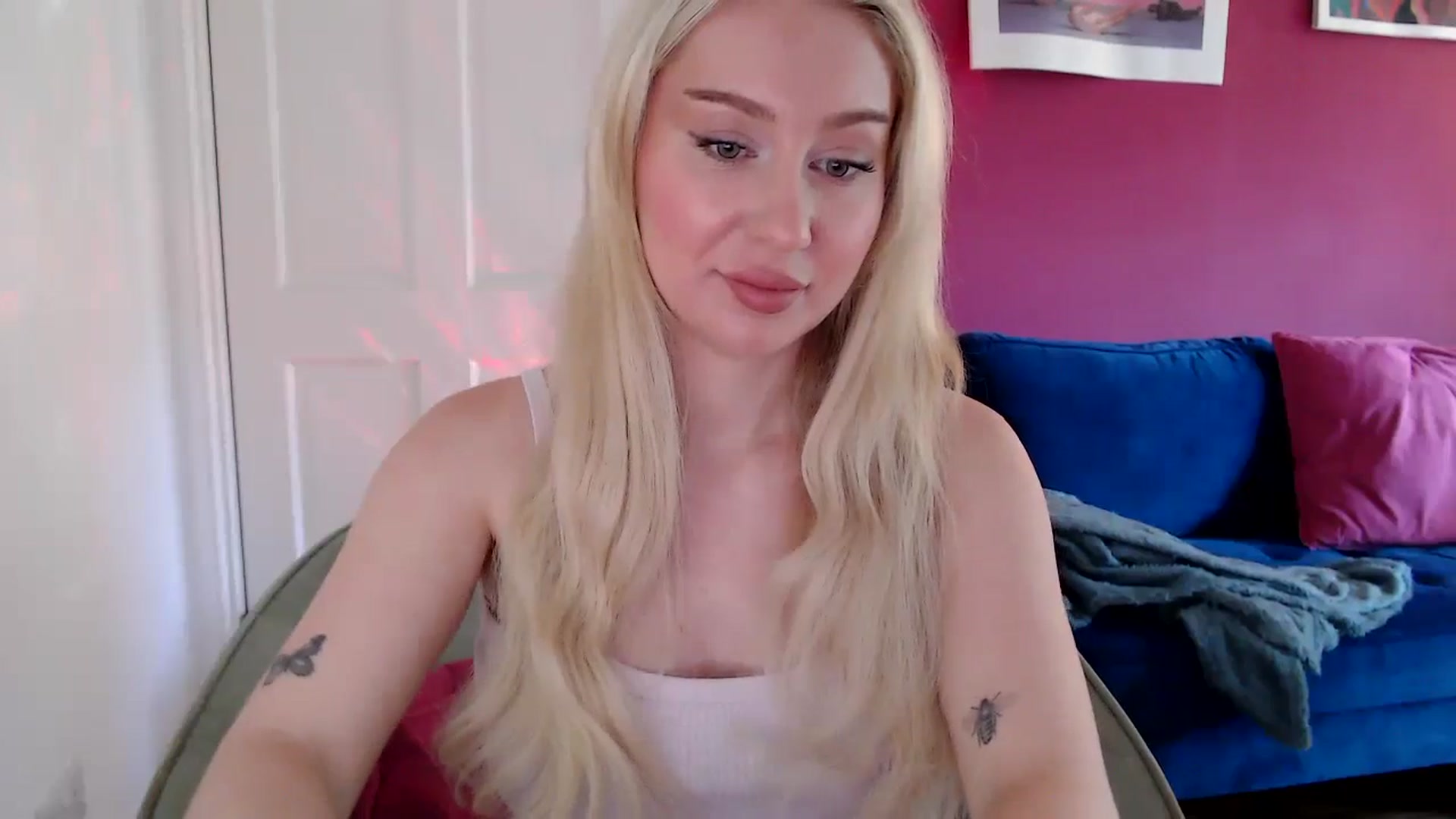 Gallery image thumbnail from PetiteAvax's myfreecams stream on, 08/10/2024, 10:10 image 17 of 20